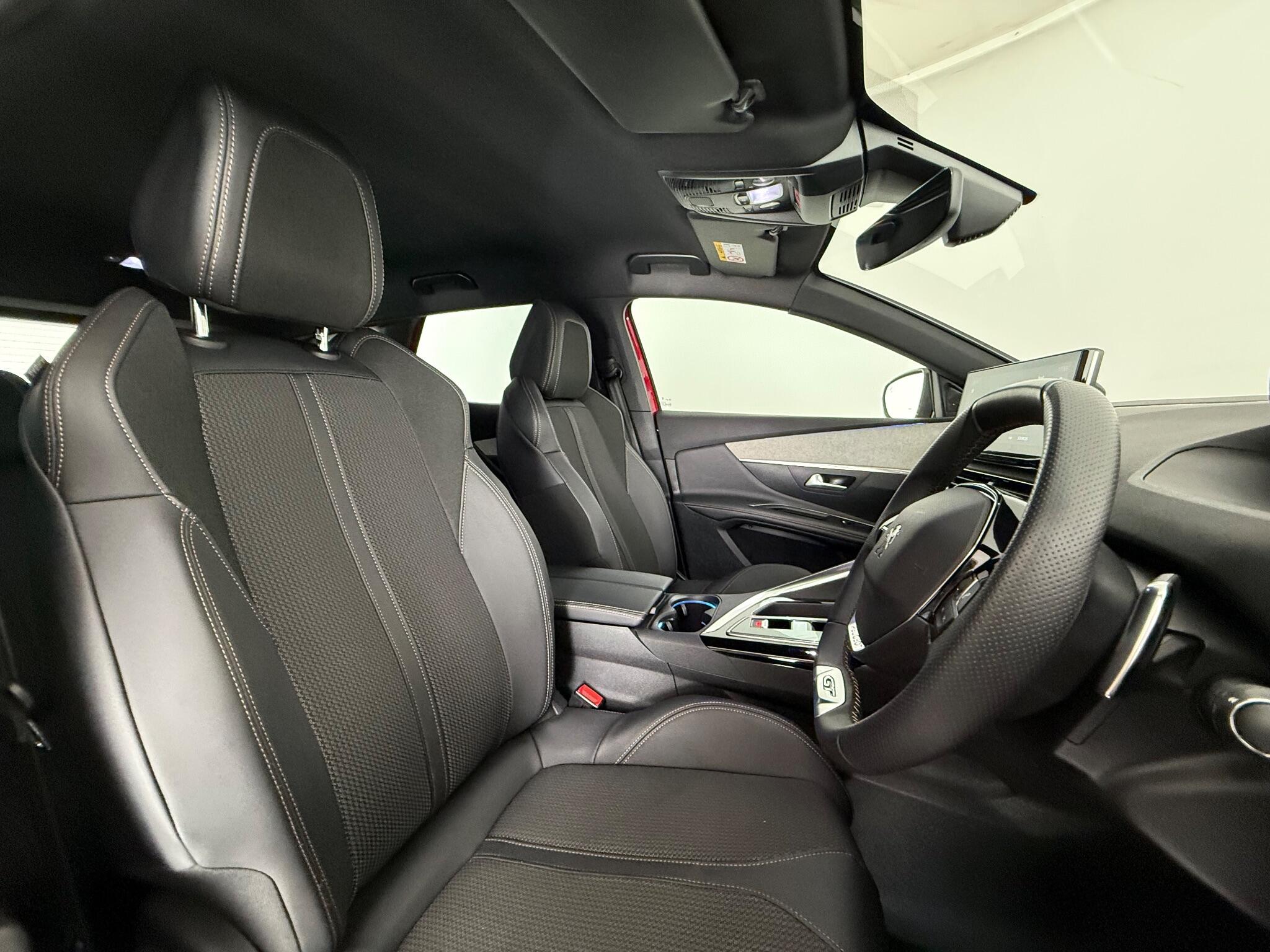 Peugeot 3008 view 4