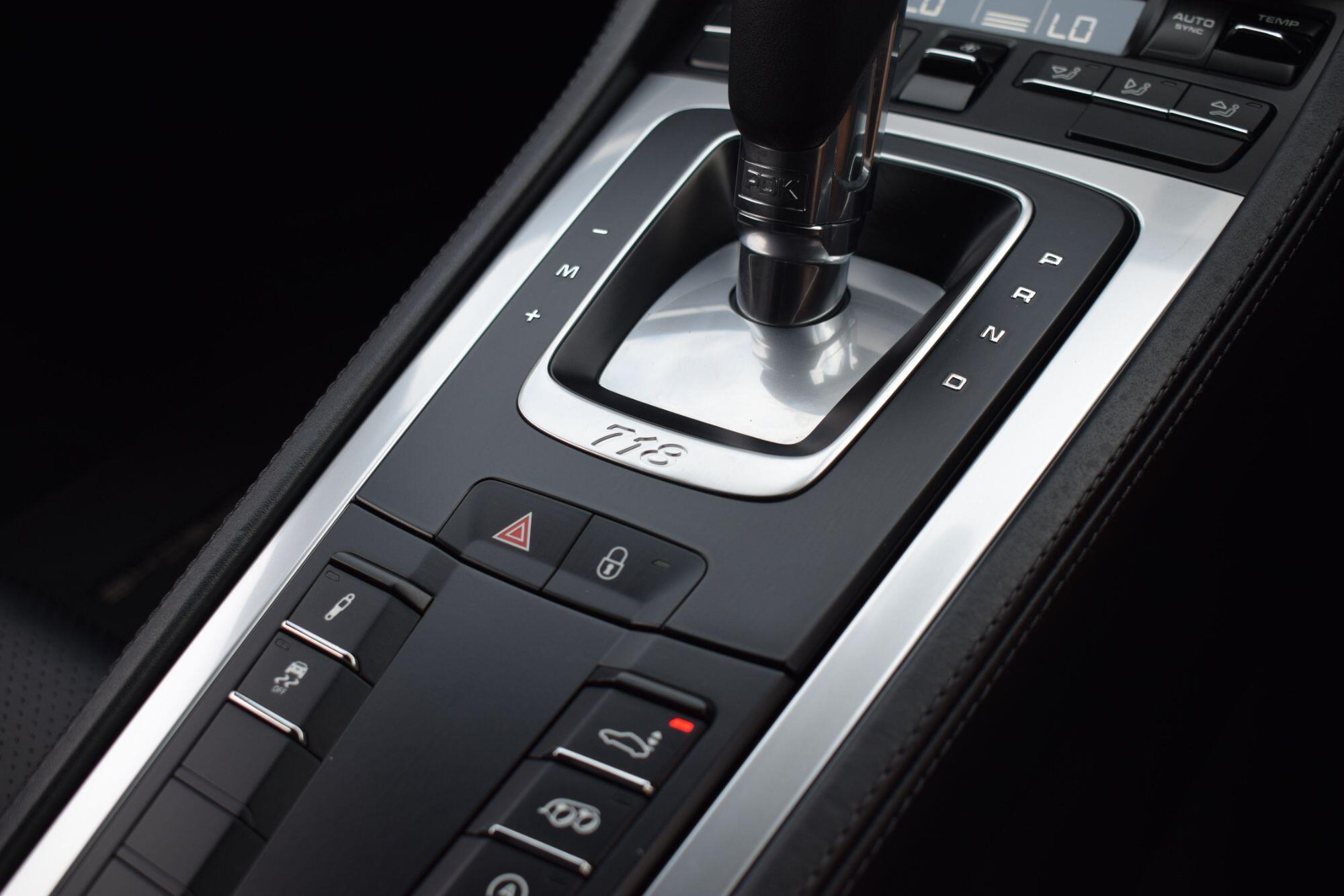 Porsche Cayman view 21