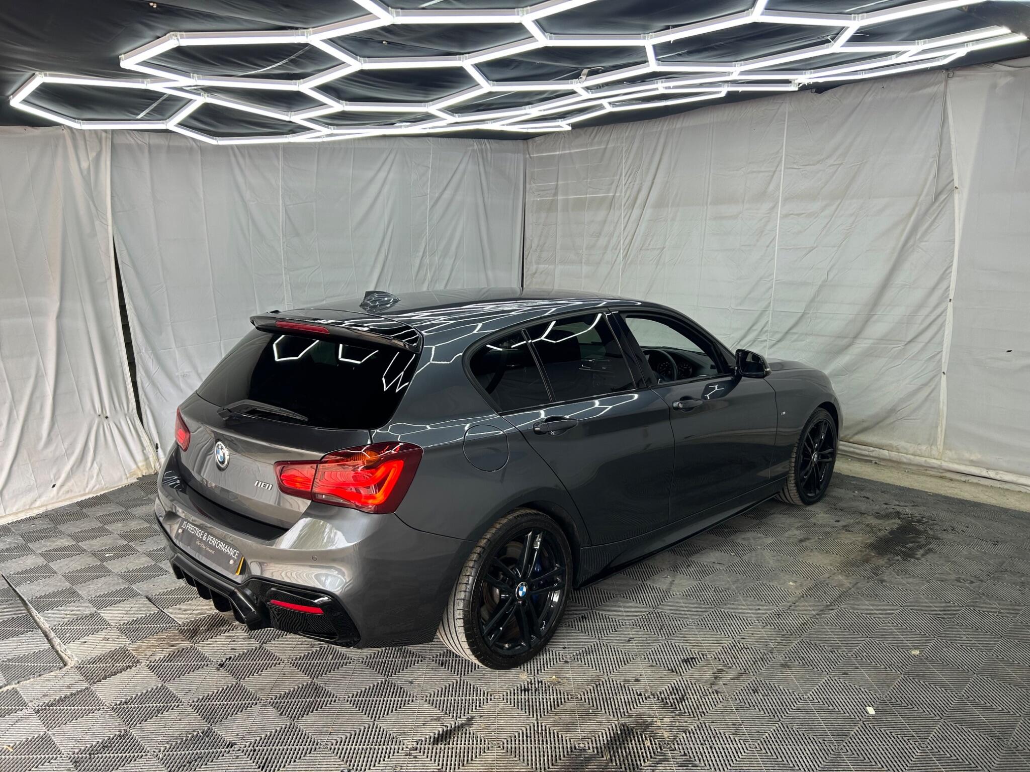 BMW 1 Series view 9