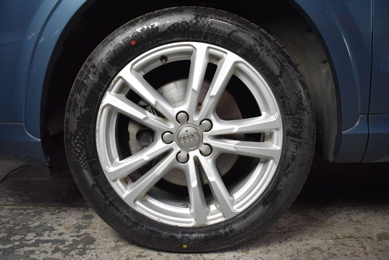 Audi Q3 view 33