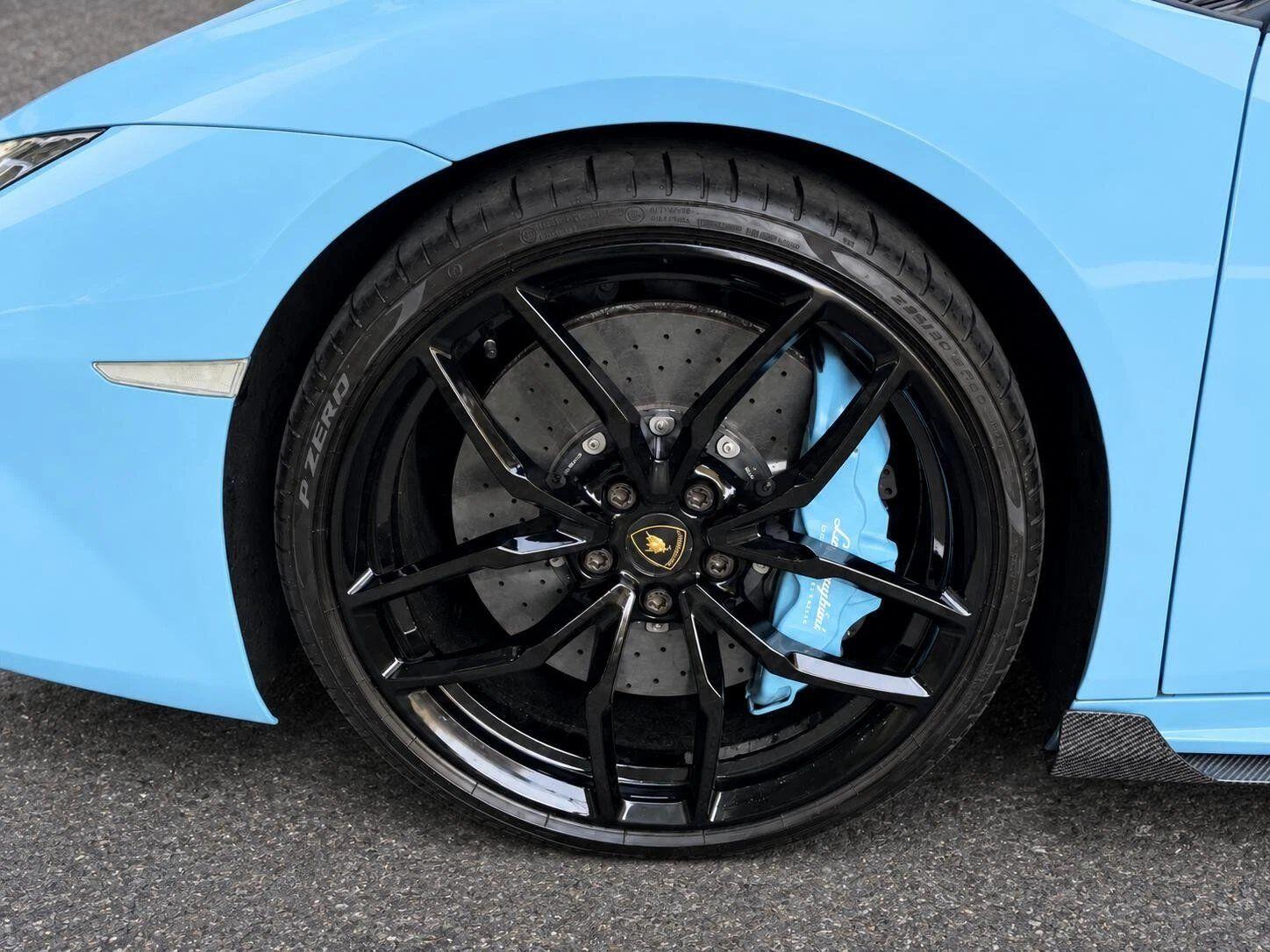 Lamborghini Huracan view 10