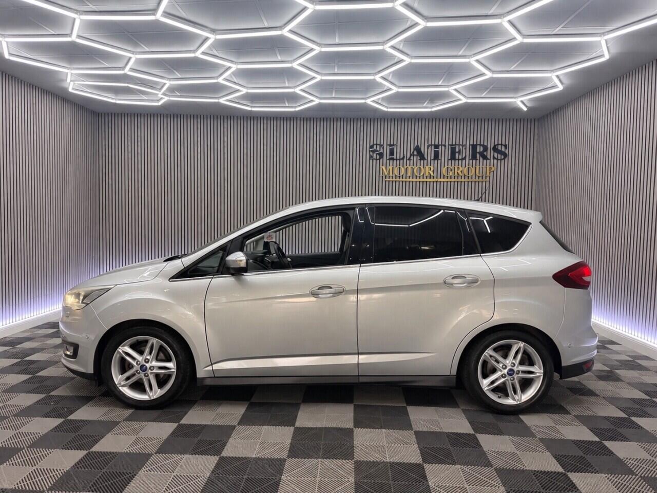 Ford C-Max view 28