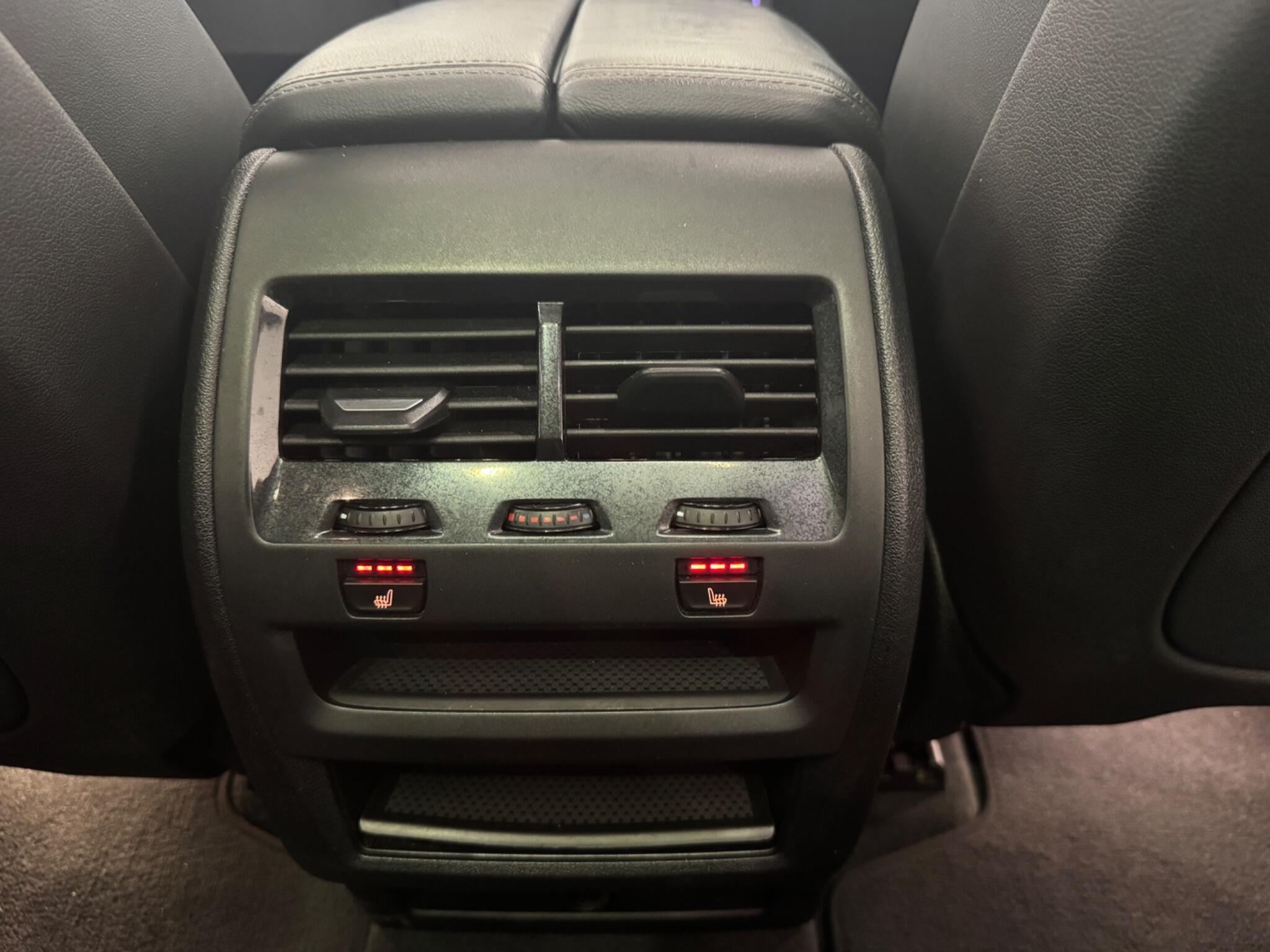 BMW X5 view 32