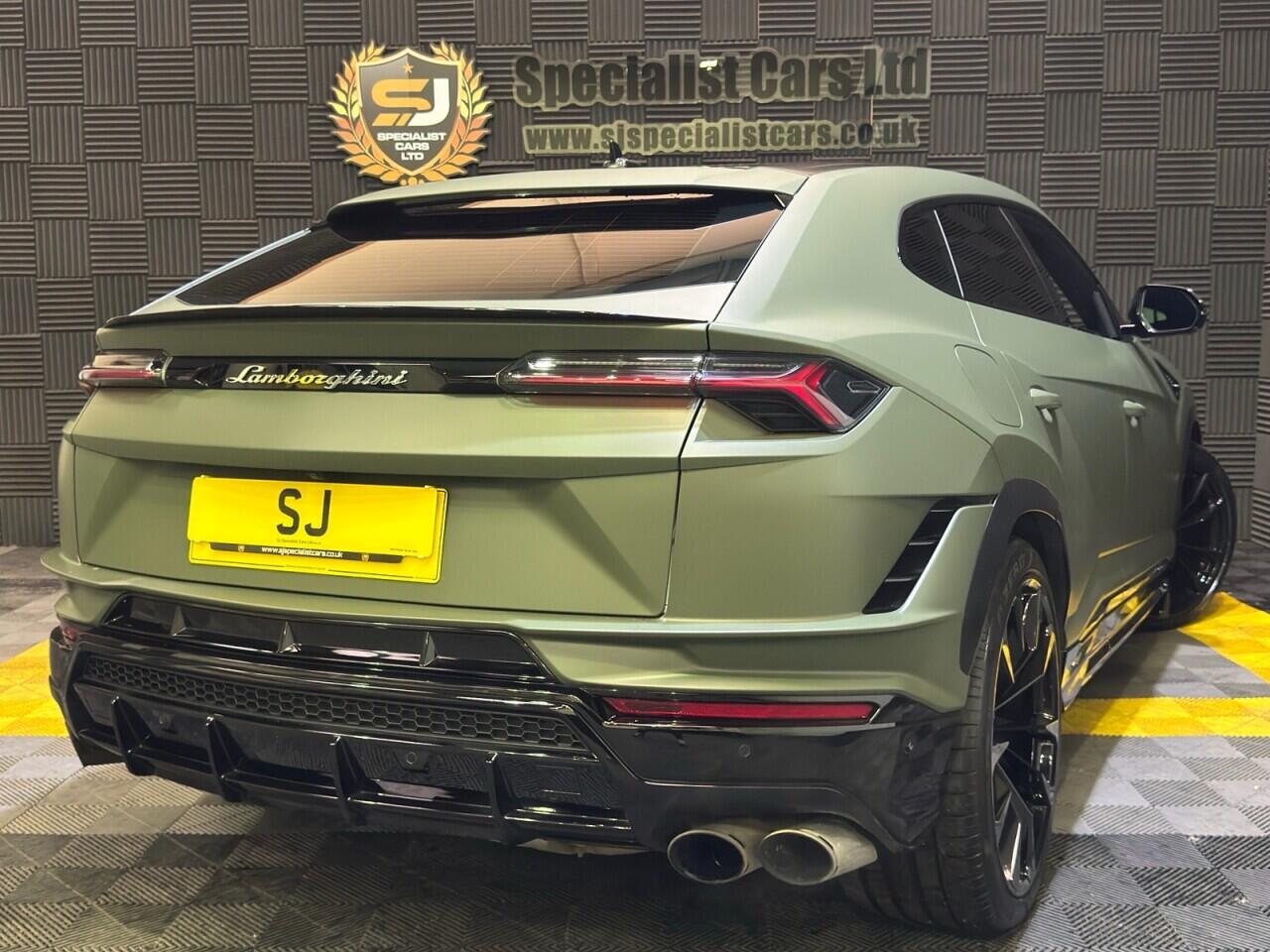 Lamborghini Urus view 28