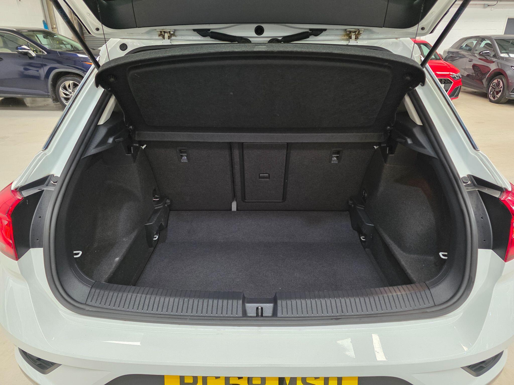 Volkswagen T-Roc view 27