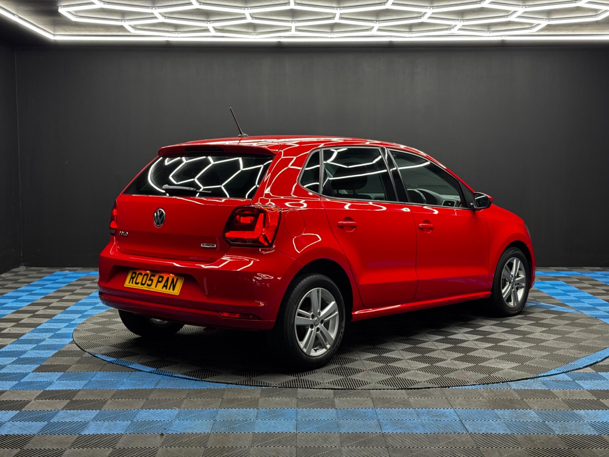 Volkswagen Polo view 5