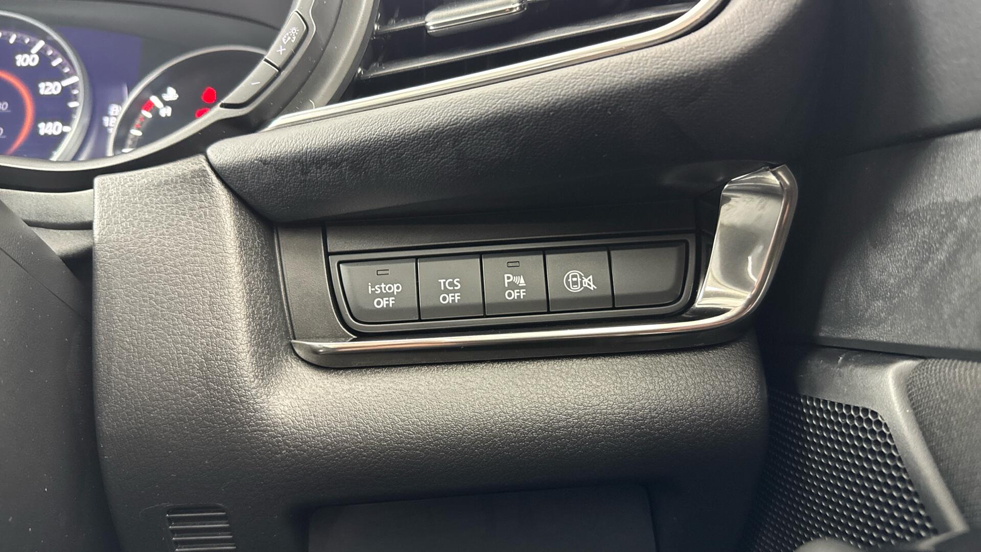 Mazda CX-30 view 44