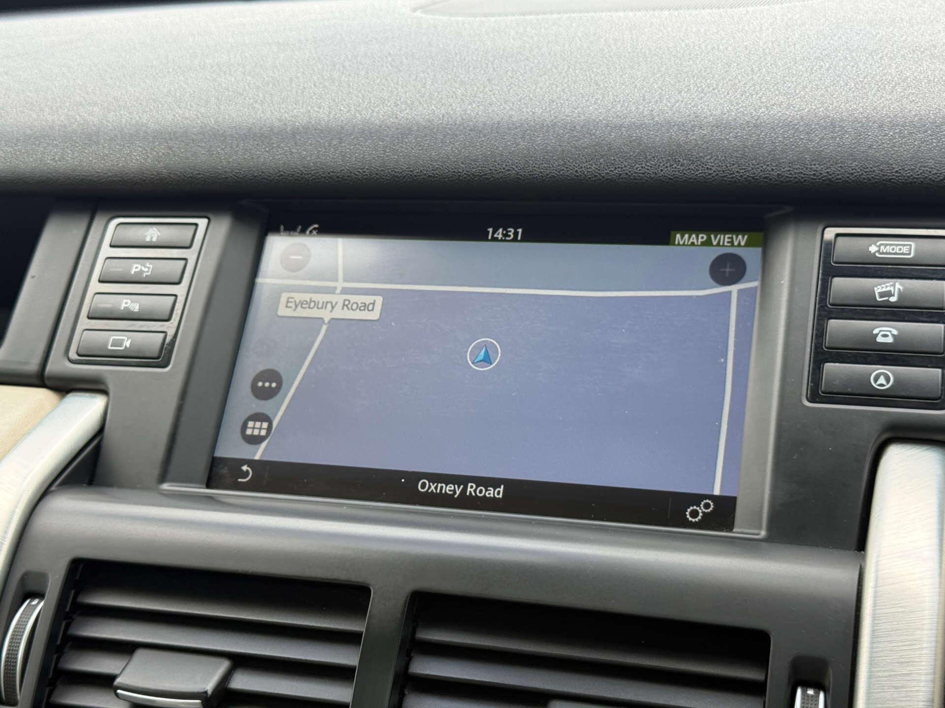 Land Rover Discovery Sport view 57