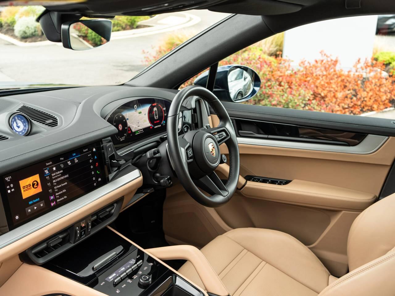 Porsche Cayenne view 44