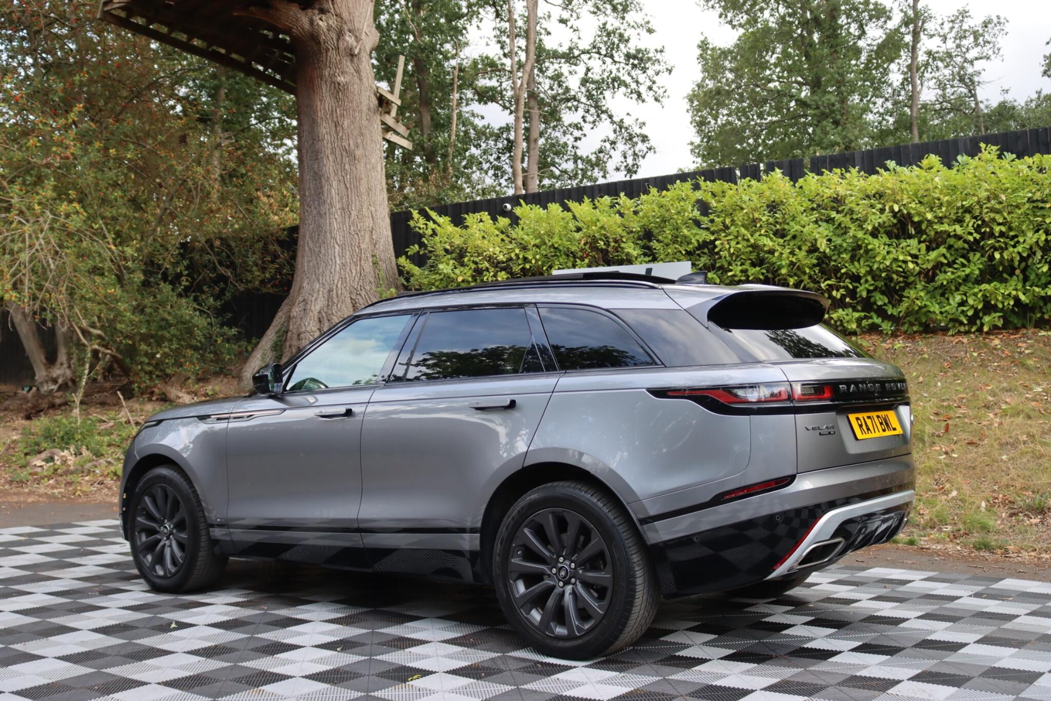Land Rover Range Rover Velar view 13