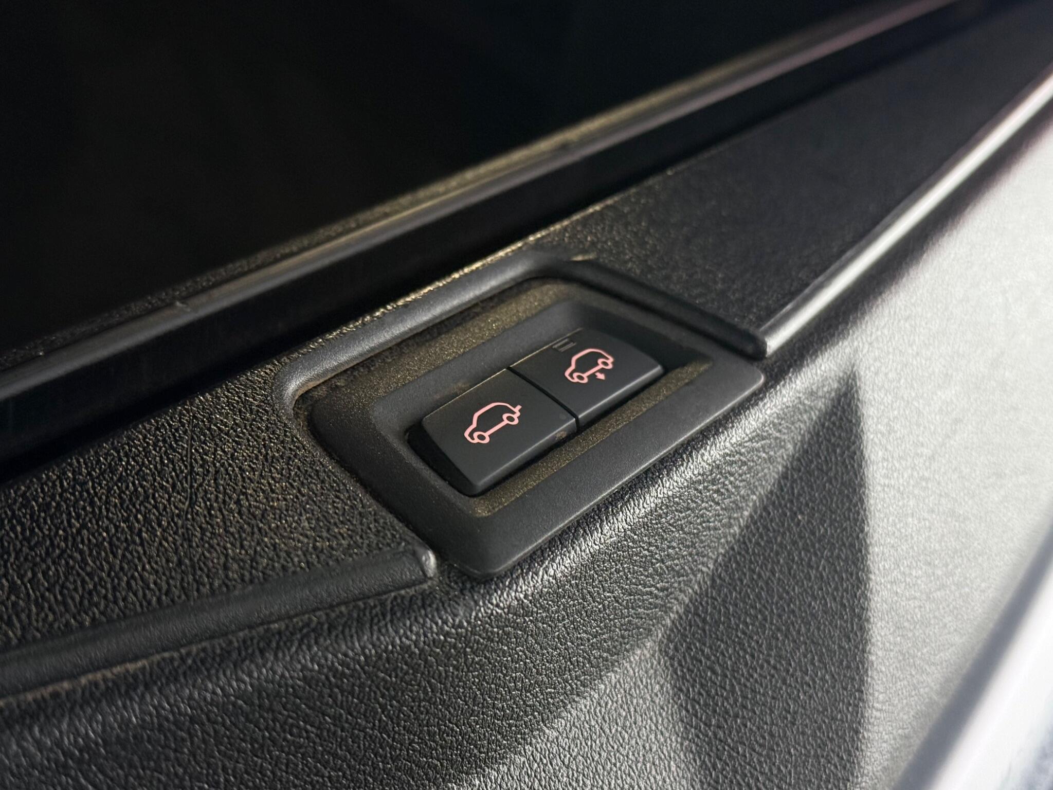 BMW X7 view 11