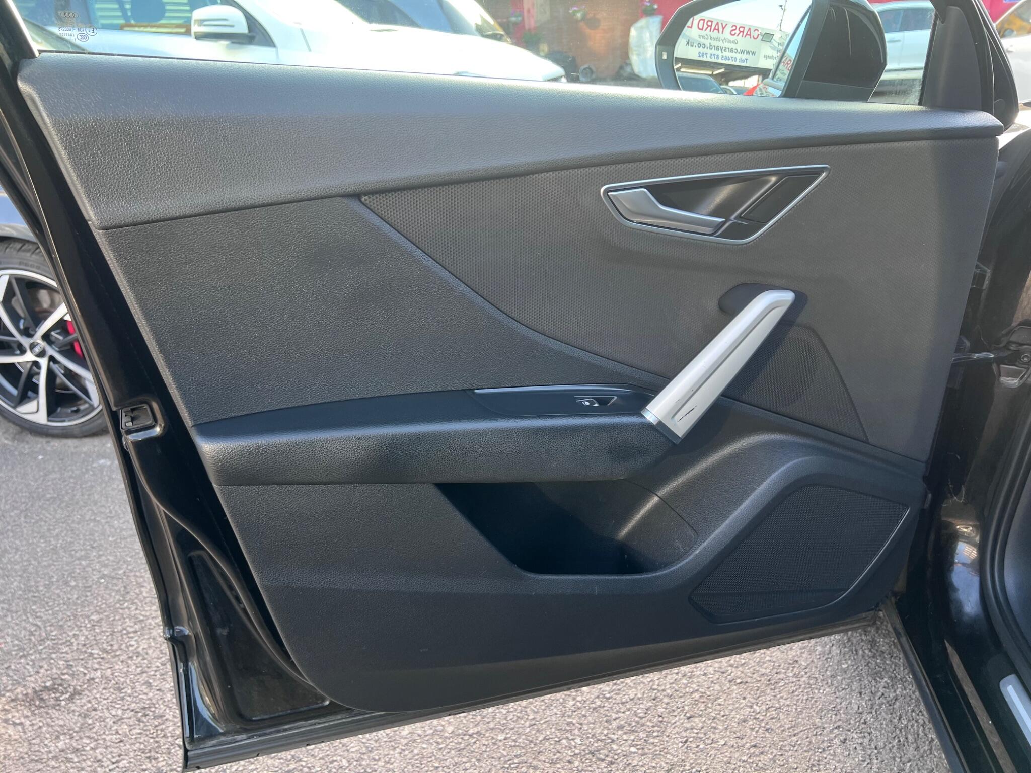 Audi Q2 view 30