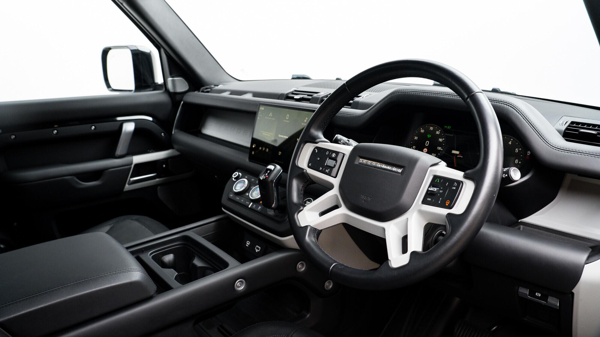 Land Rover Defender view 38