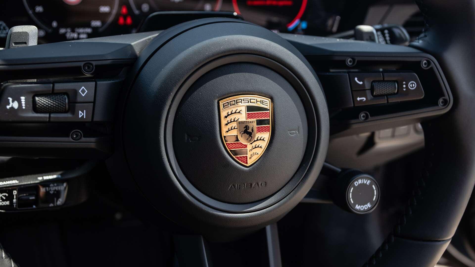 Porsche 911 view 22