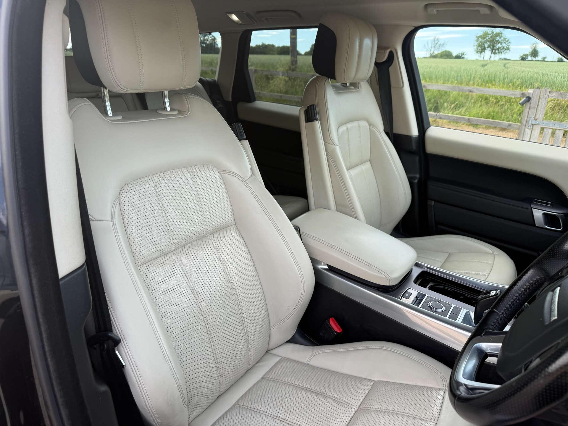 Land Rover Range Rover Sport view 18