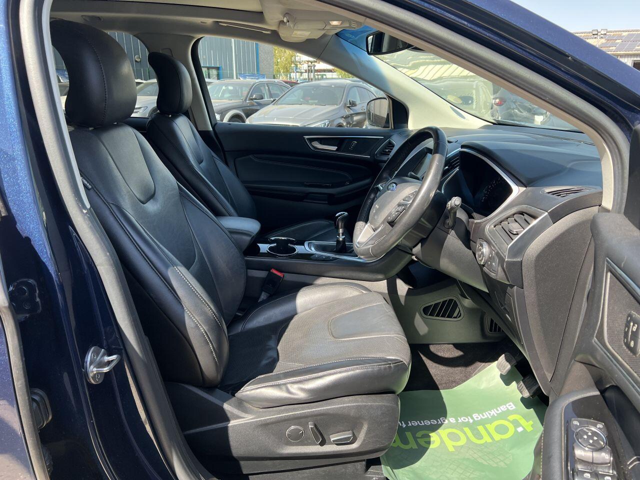 Ford Edge view 19