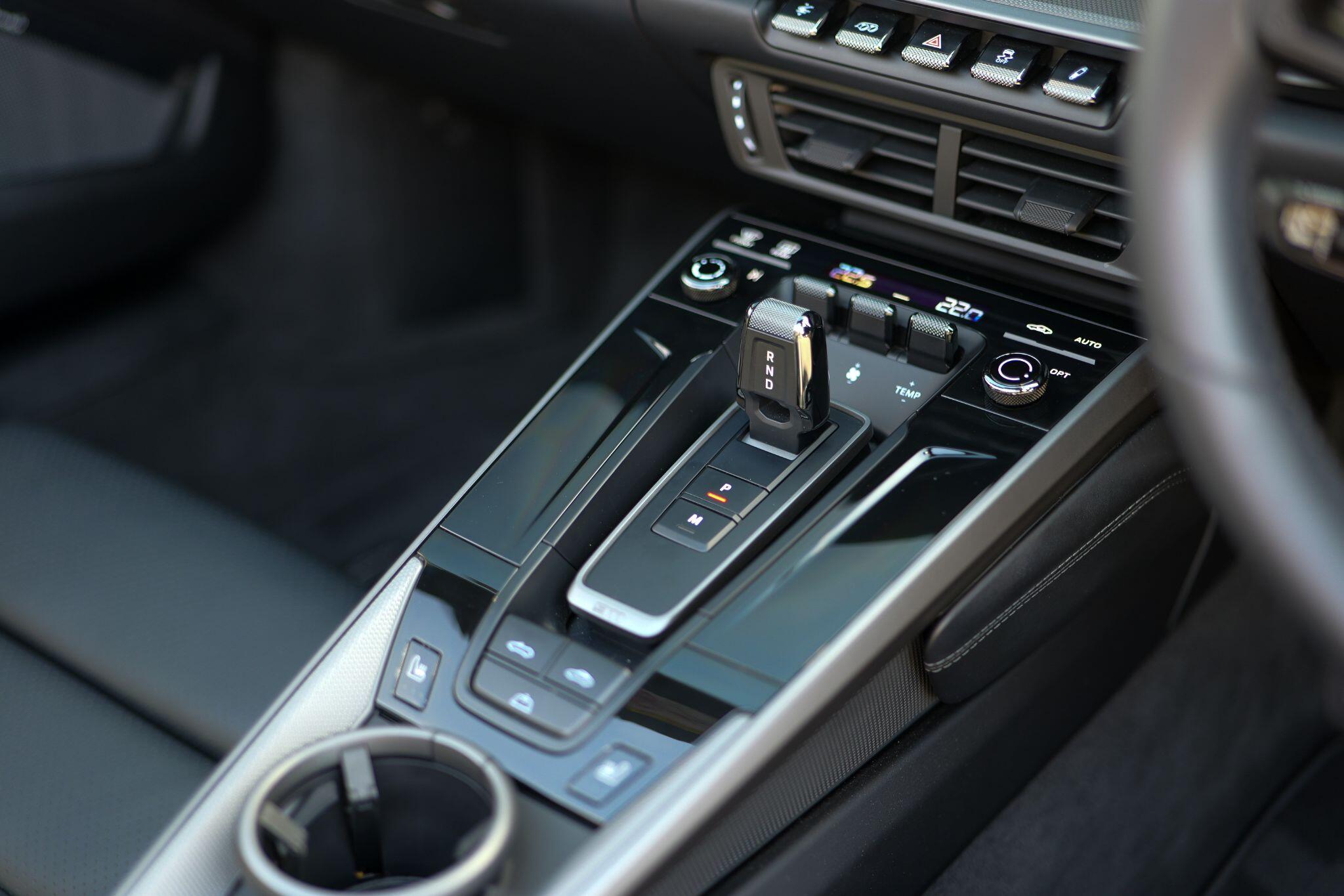 Porsche 911 view 18
