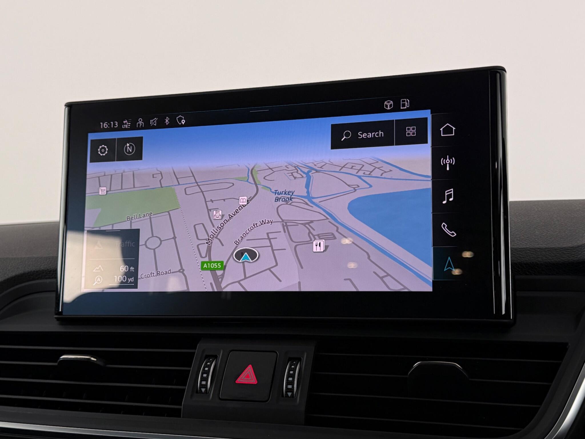 Audi Q5 view 27