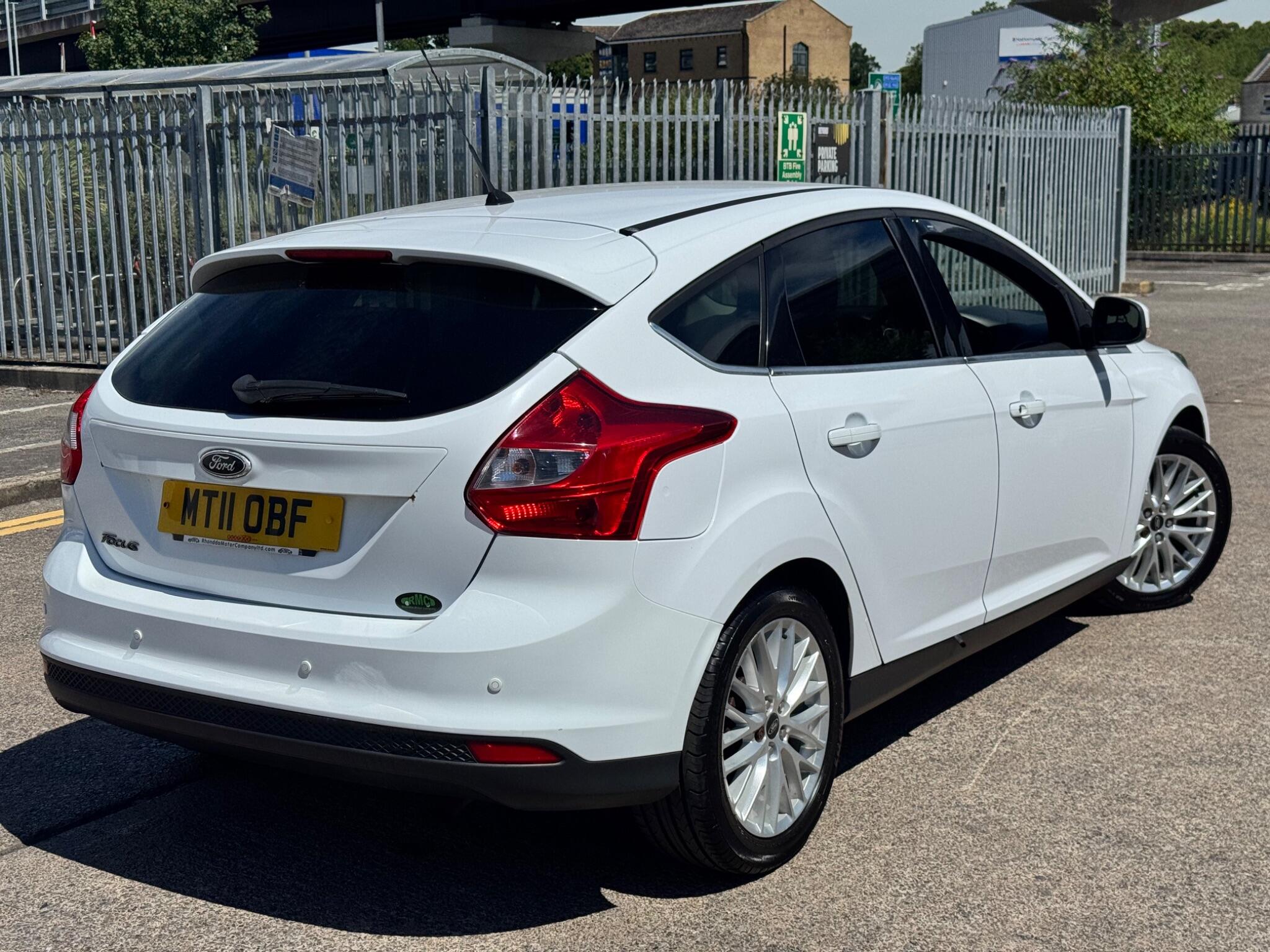 Ford Focus view 18