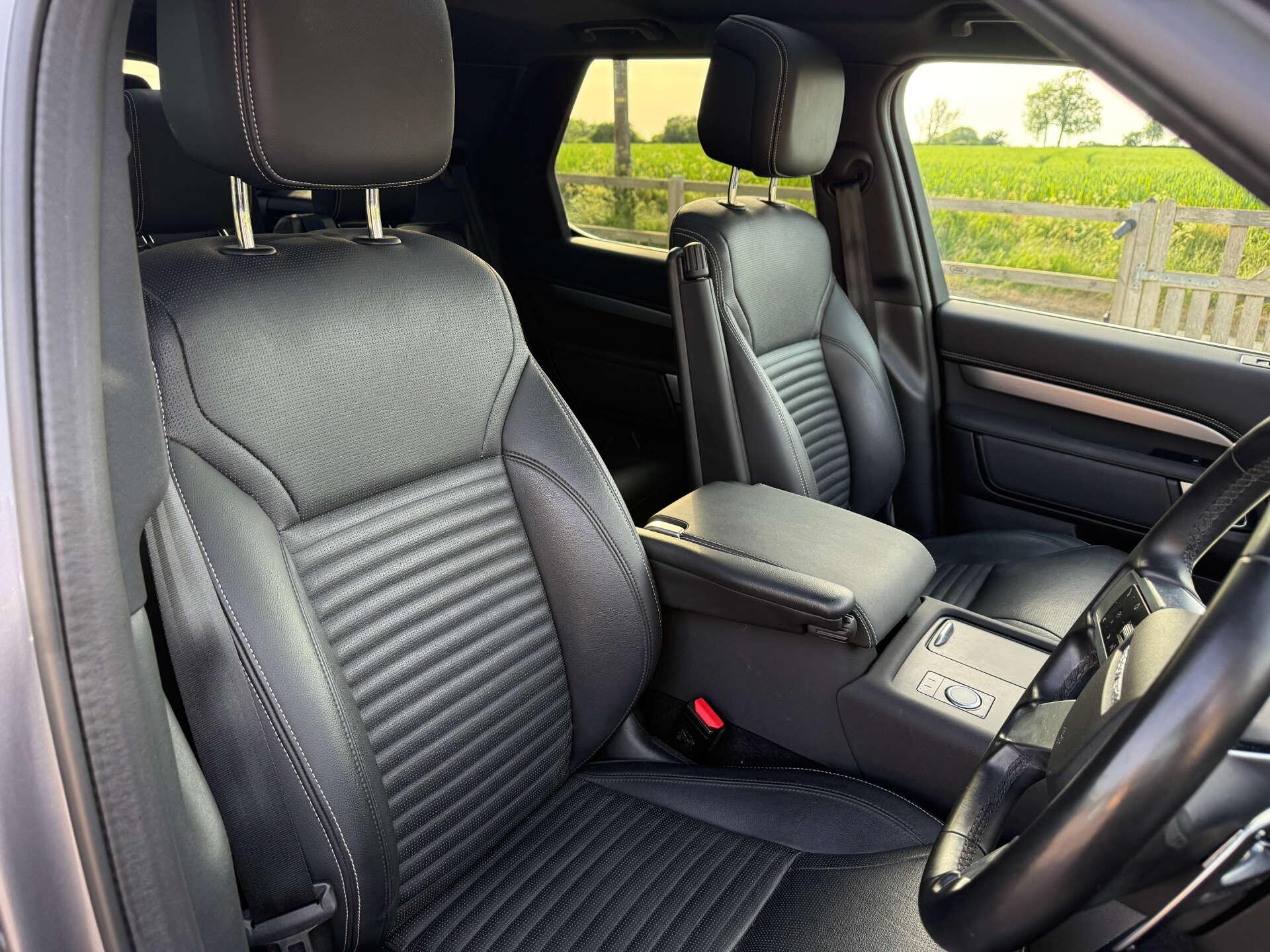 Land Rover Discovery view 22
