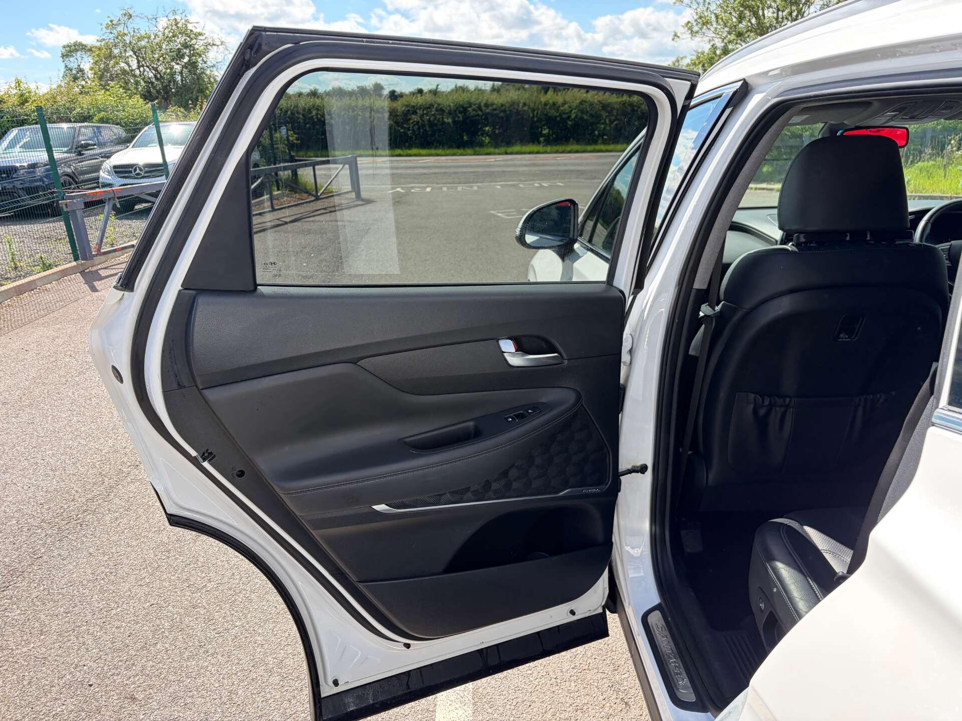 Hyundai Santa Fe view 19