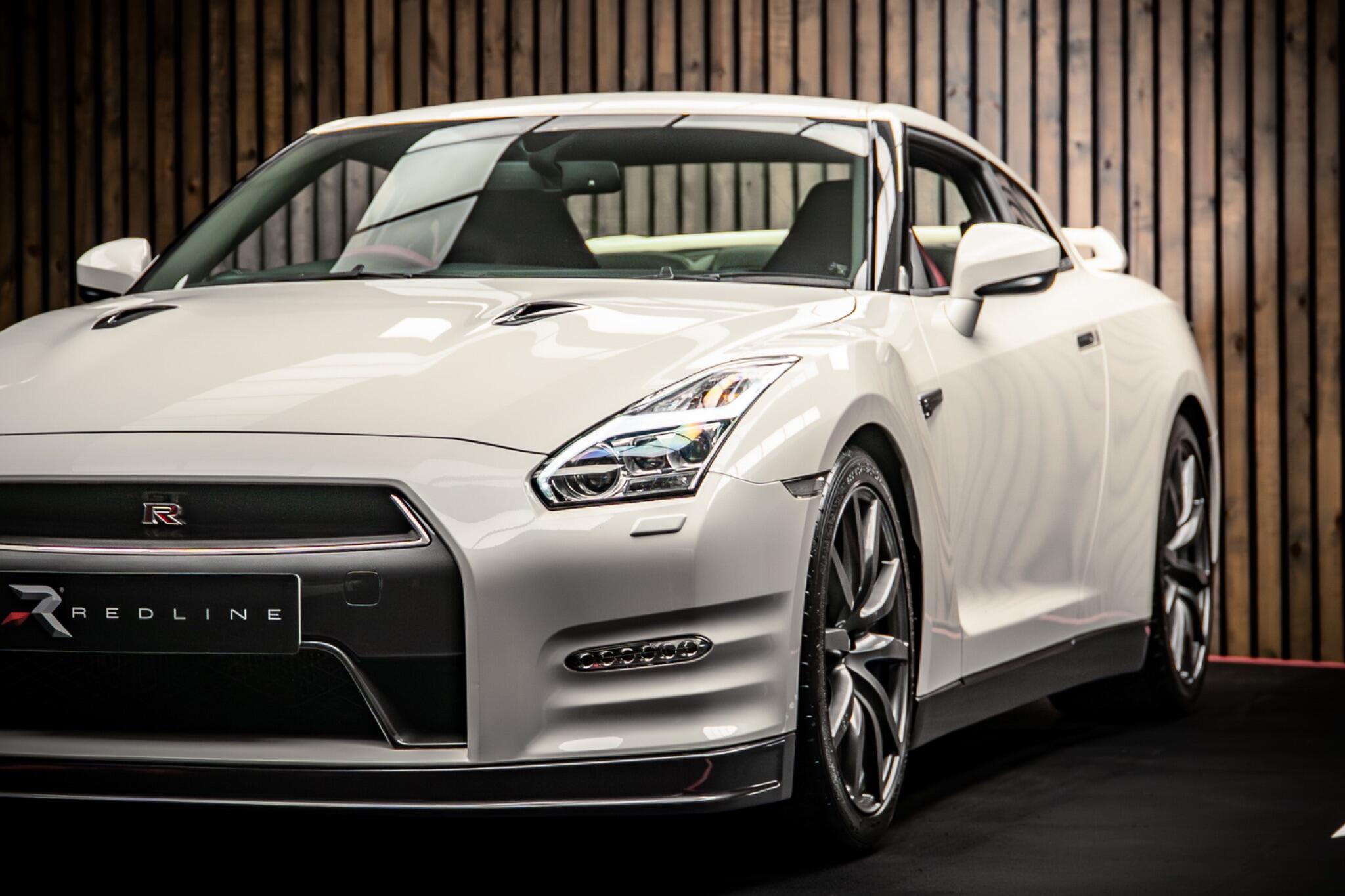 Nissan GT-R view 13