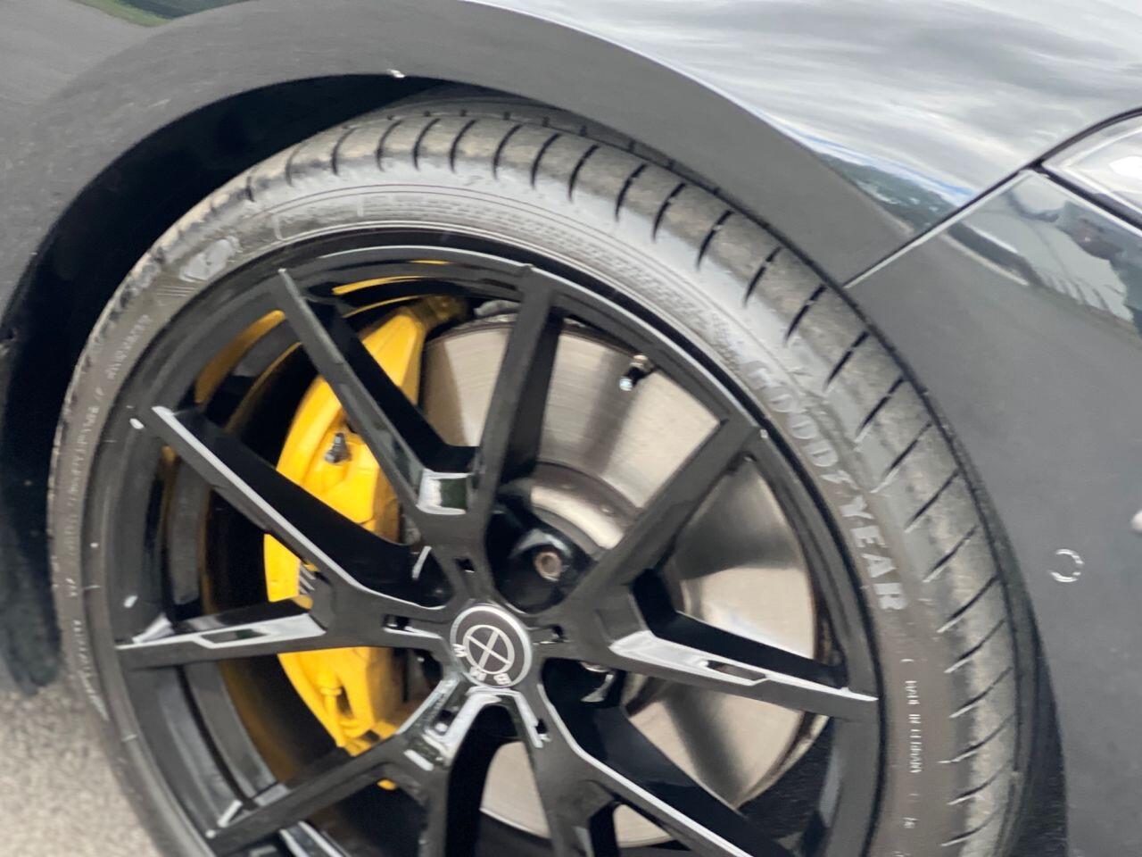 BMW 8 Series view 15
