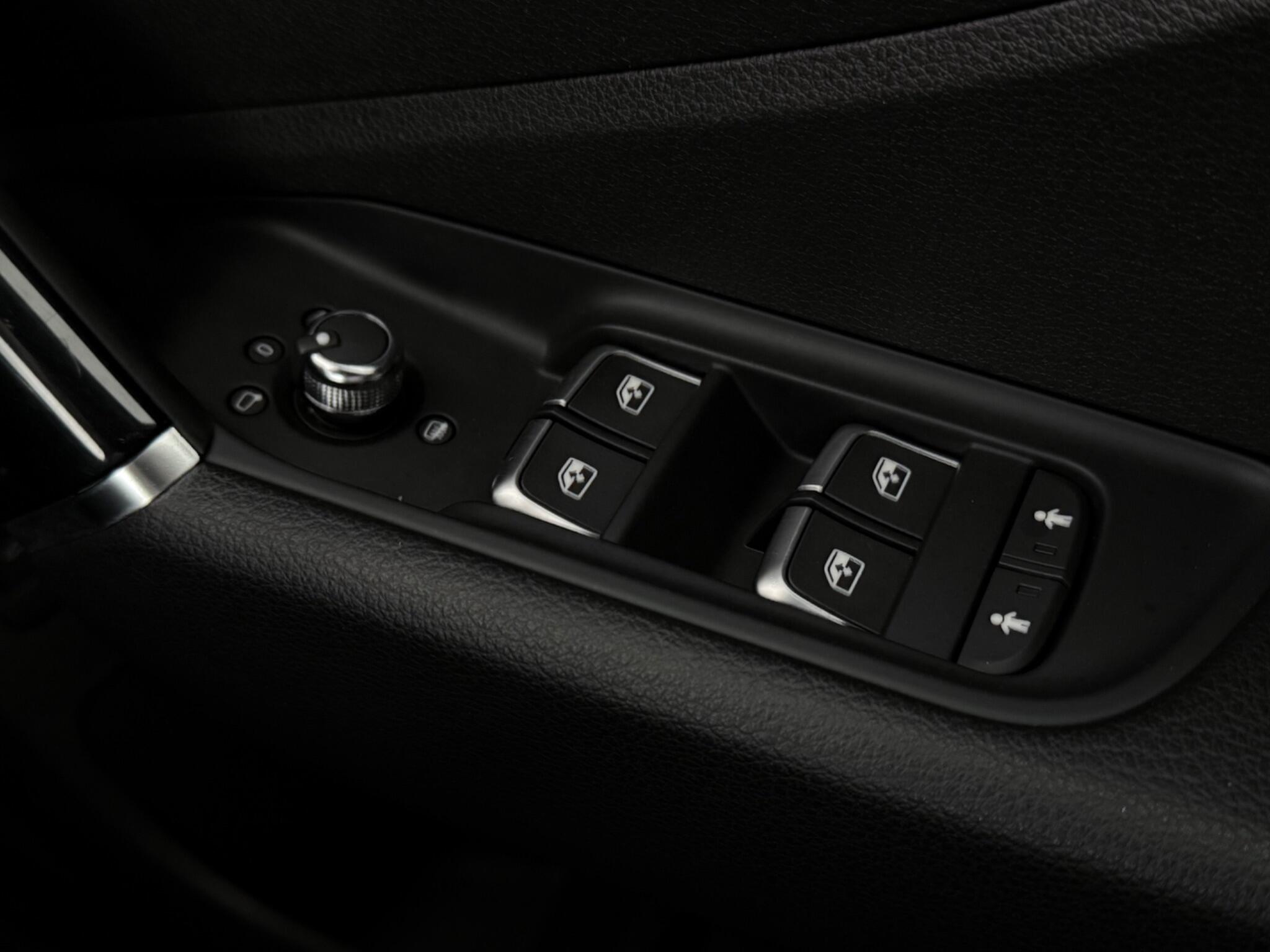 Audi Q2 view 22