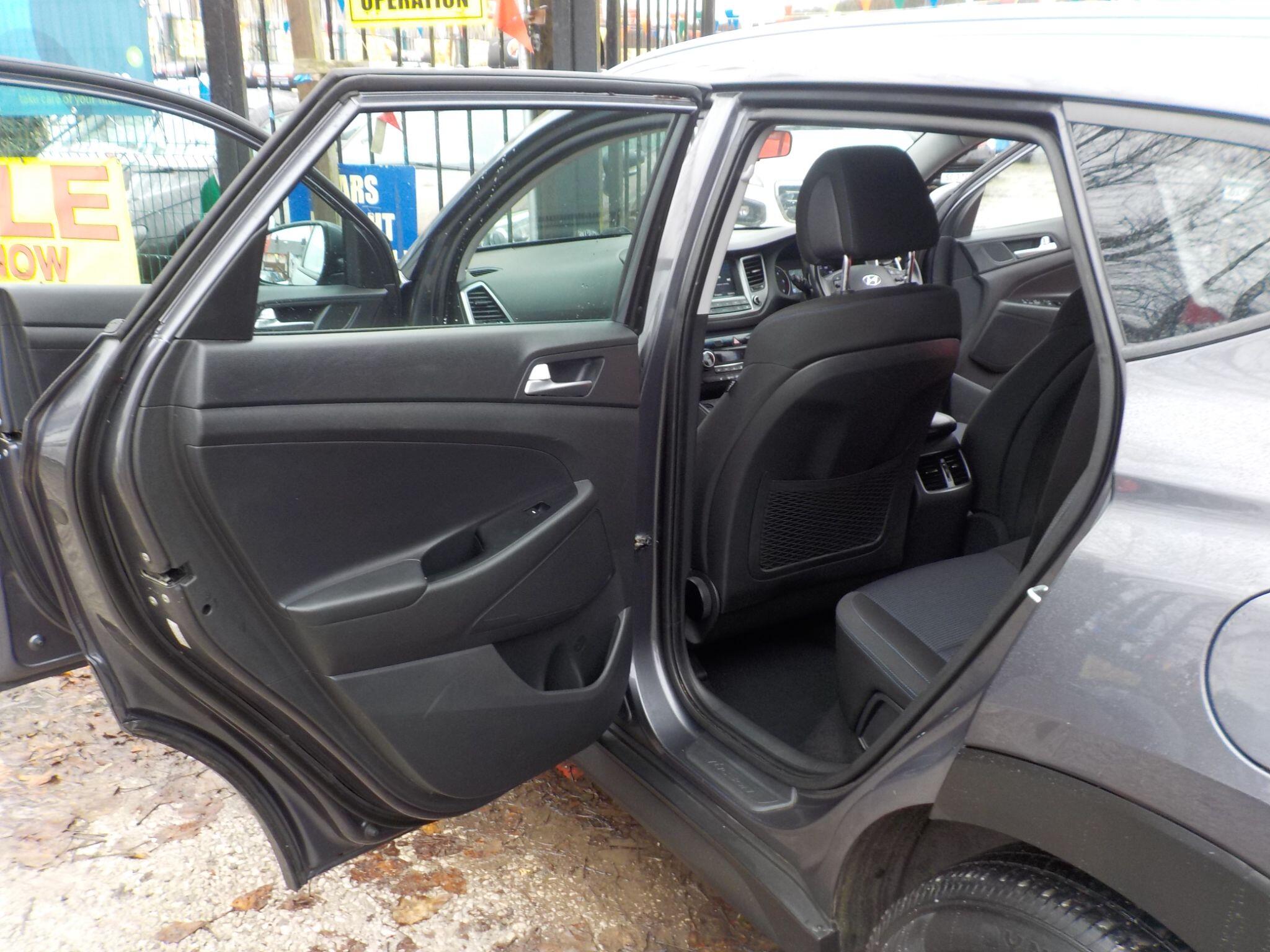 Hyundai TUCSON 1.7 CRDi Blue Drive SE Nav Euro 6 (s/s) 5dr