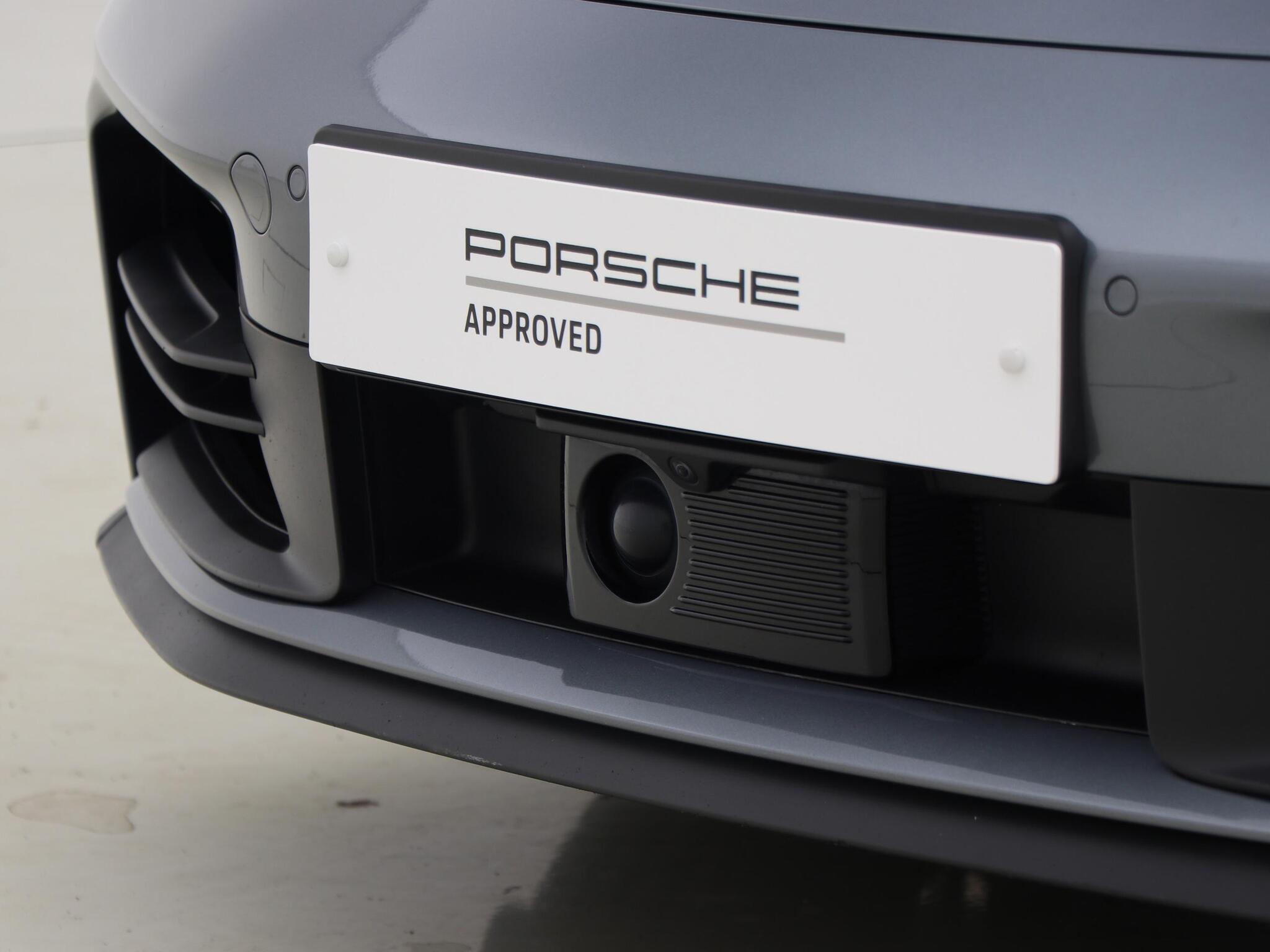 Porsche 911 view 17
