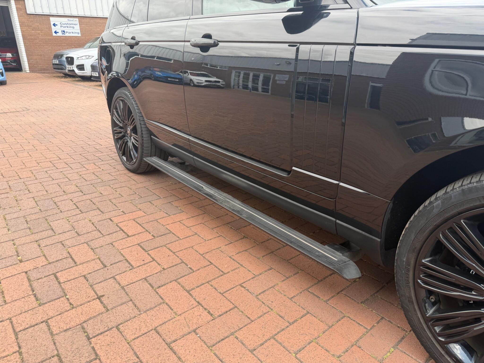Land Rover Range Rover view 28