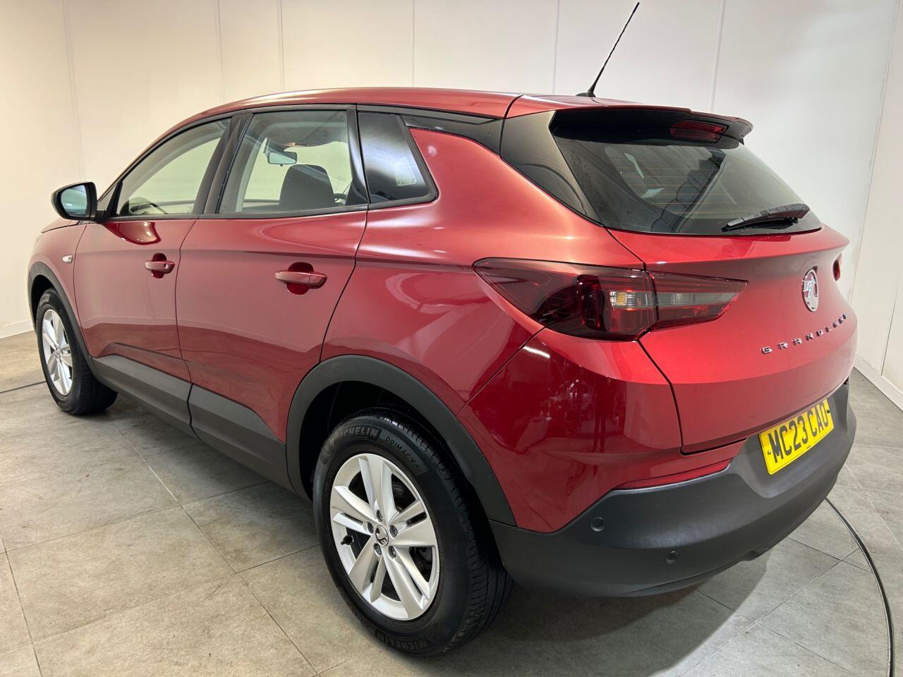 Vauxhall Grandland view 38