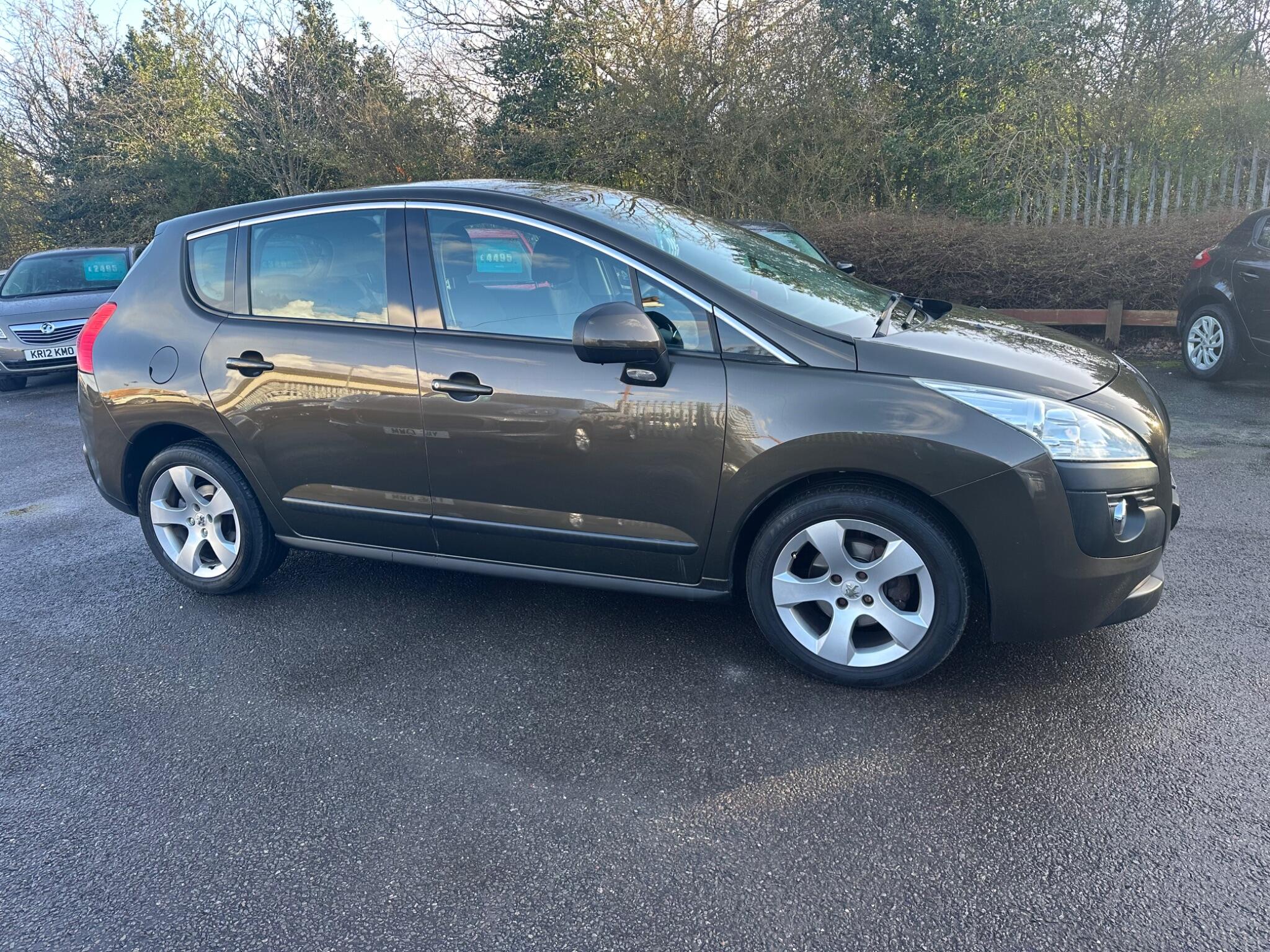Peugeot 3008 view 4