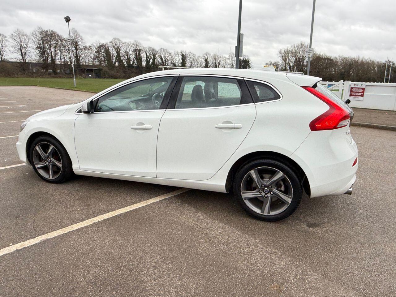 Volvo V40 view 40