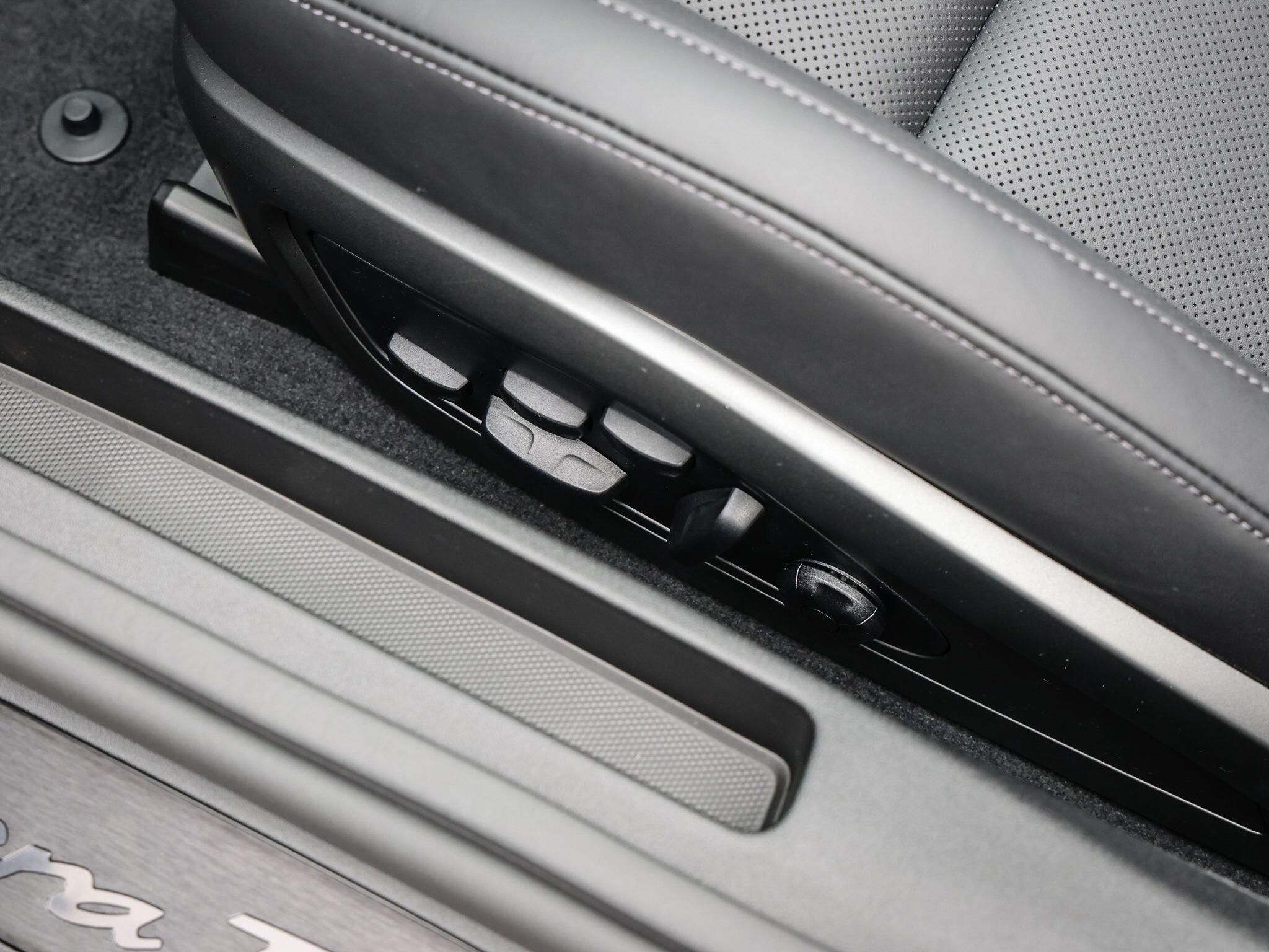 Porsche 911 view 18