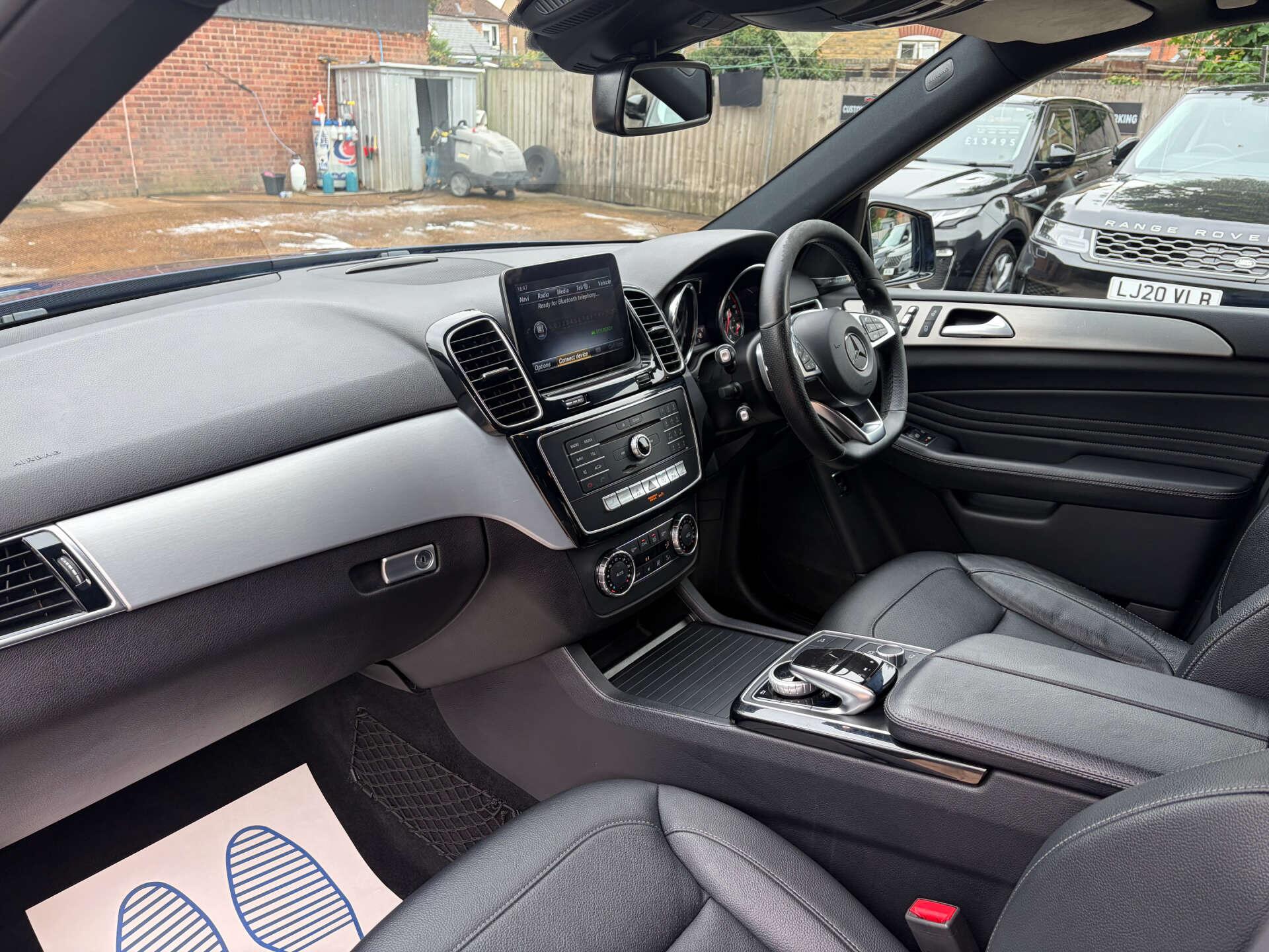Mercedes-Benz Gle view 30