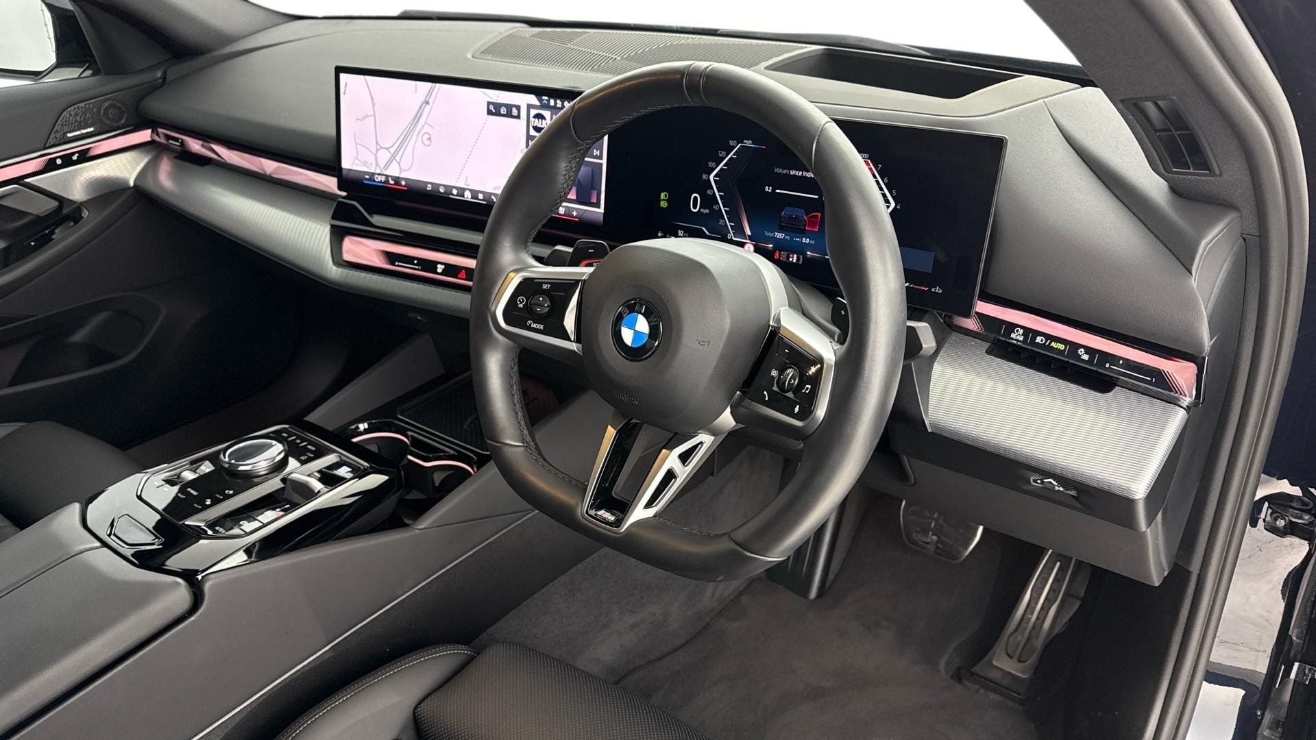 BMW 5 Series view 6