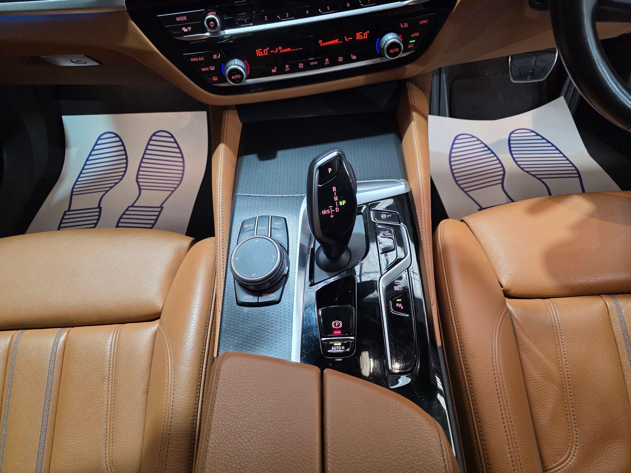 BMW 5 Series view 15