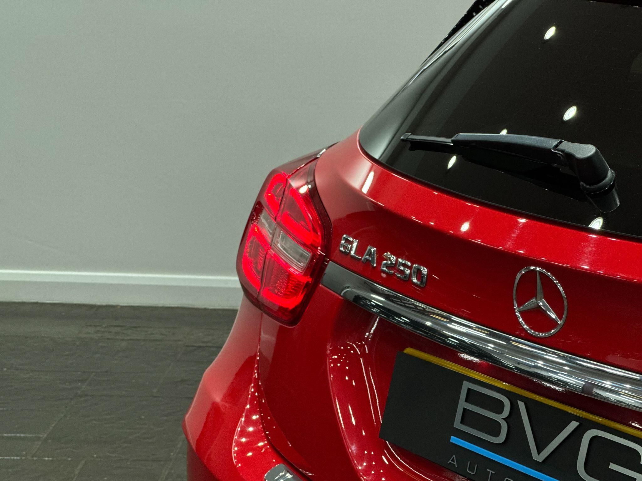 Mercedes-Benz GLA view 23
