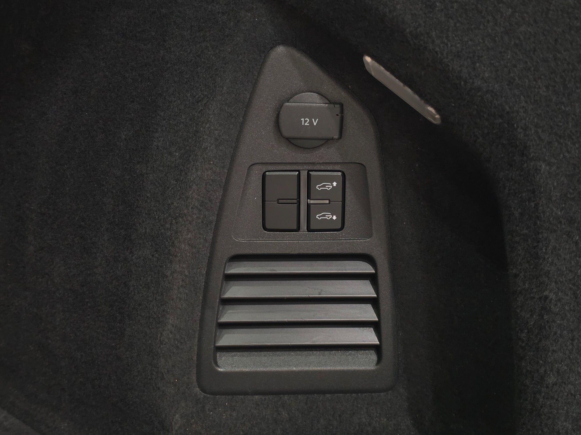 Volkswagen Touareg view 50
