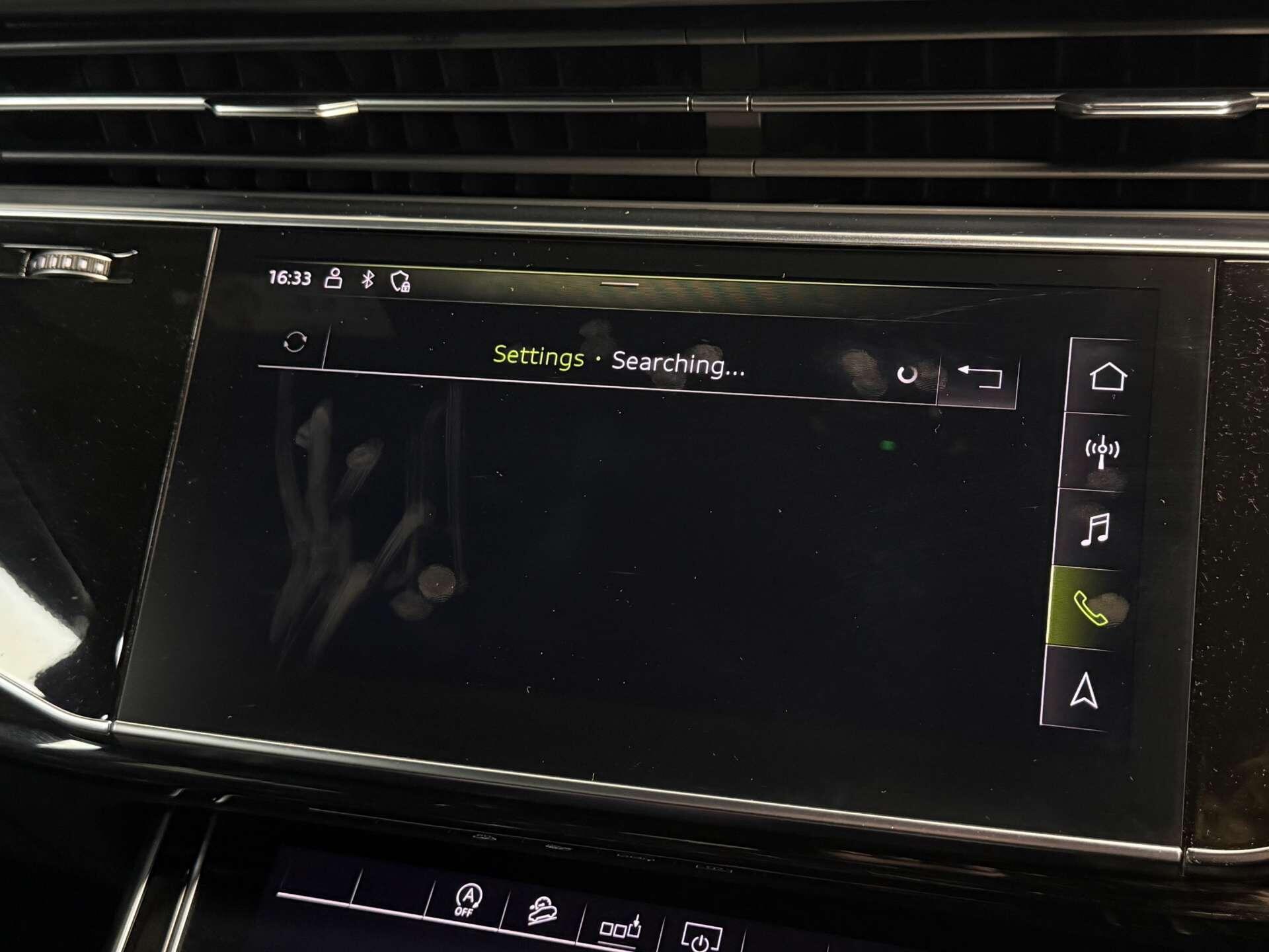 Audi Q7 view 34