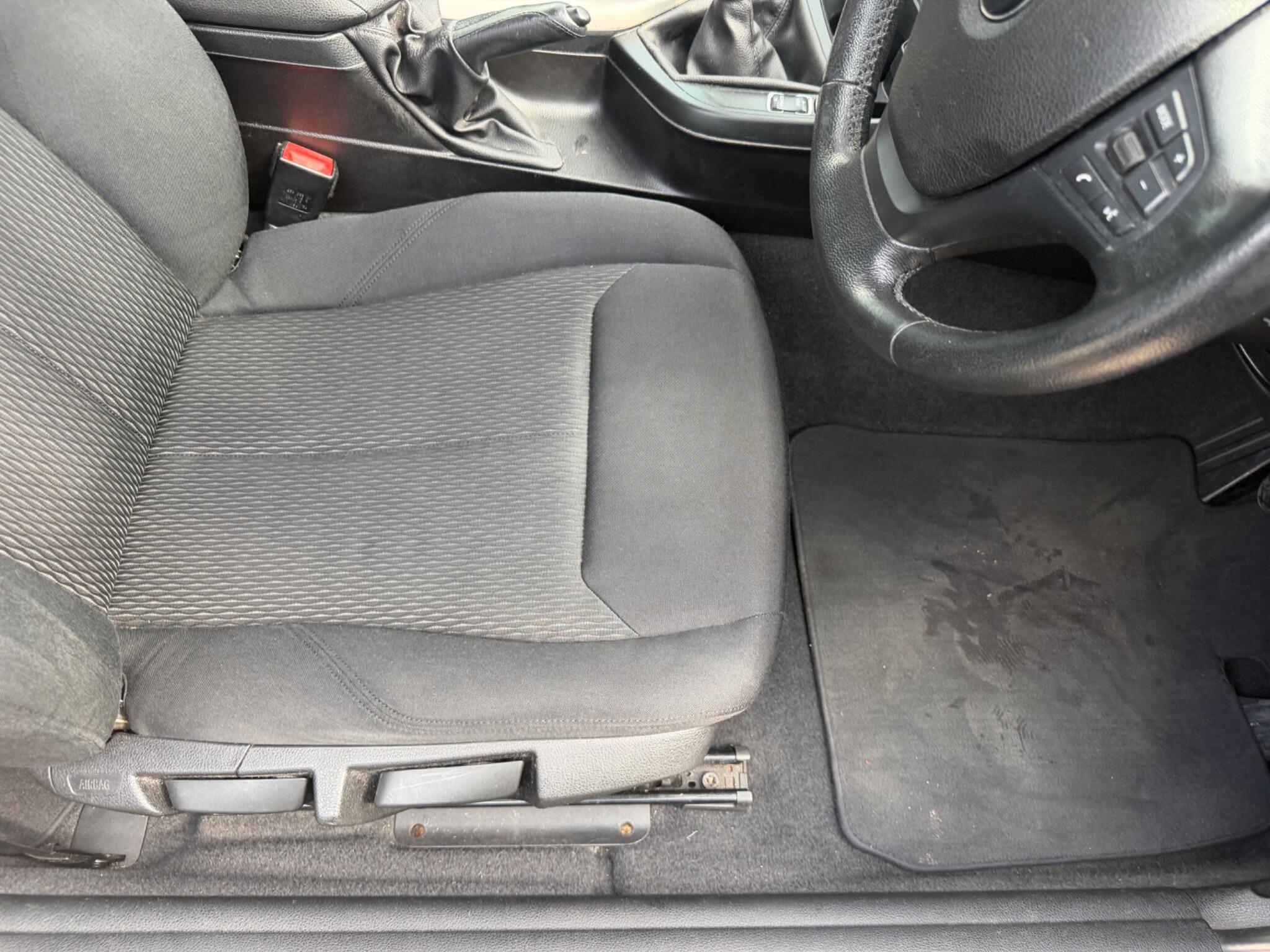 BMW 1 Series view 13