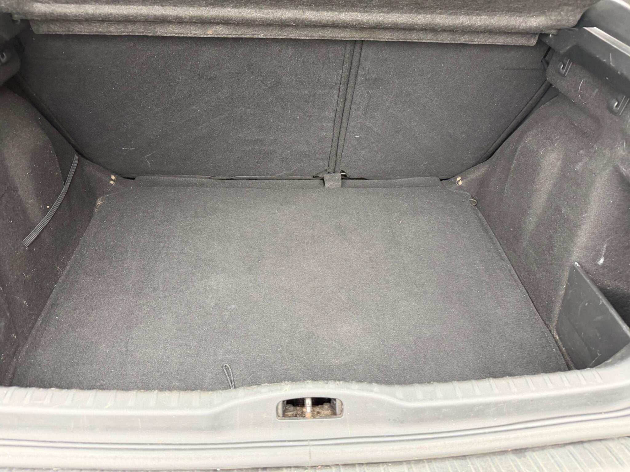 Peugeot 308 view 15
