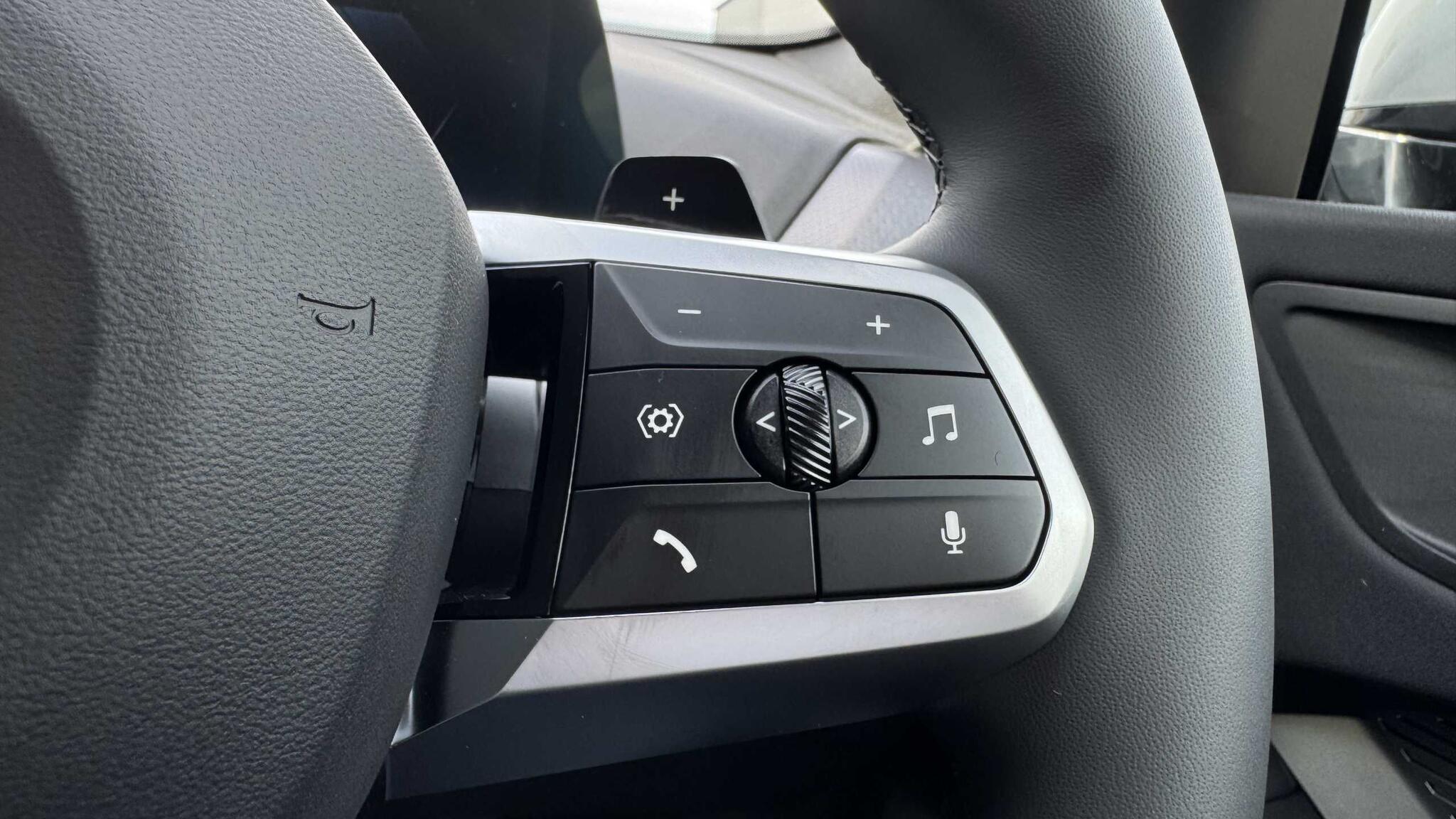 BMW 2 Series view 14