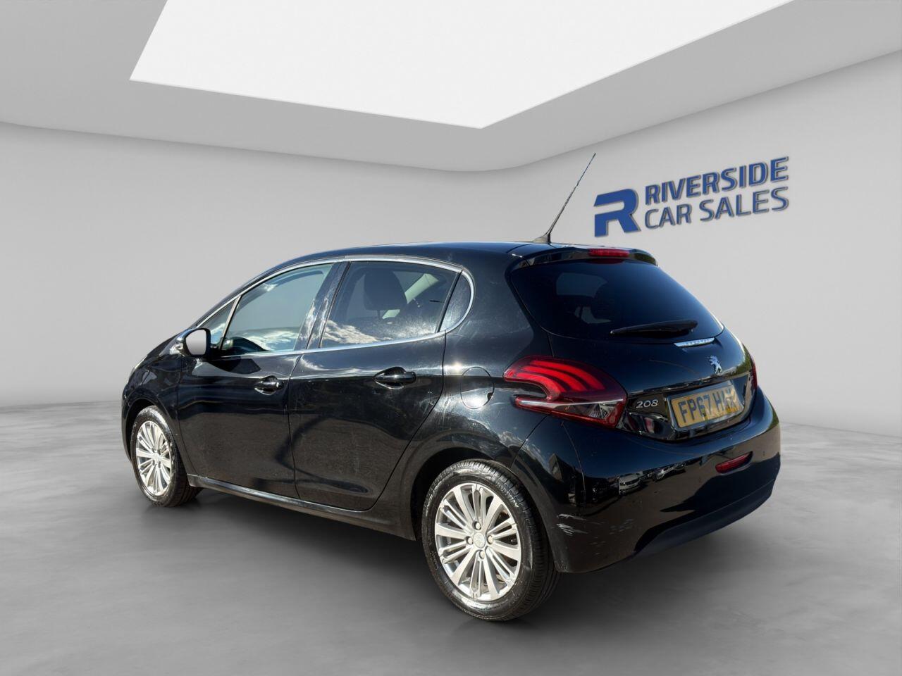 Peugeot 208 view 7