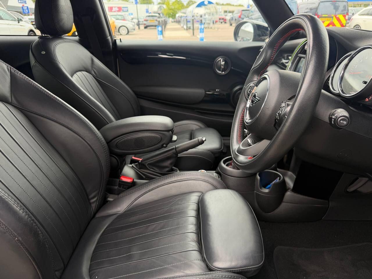 Mini Cooper view 11