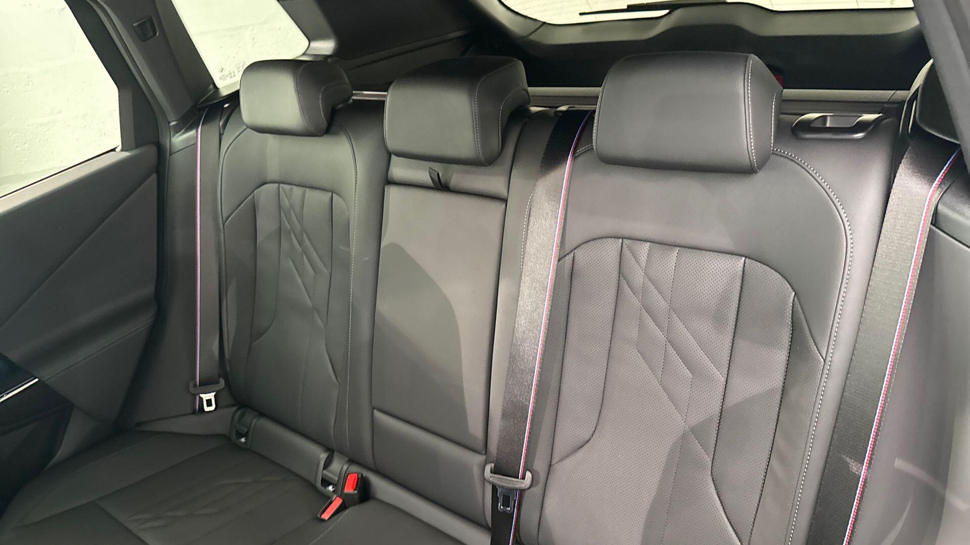 BMW X3 view 12
