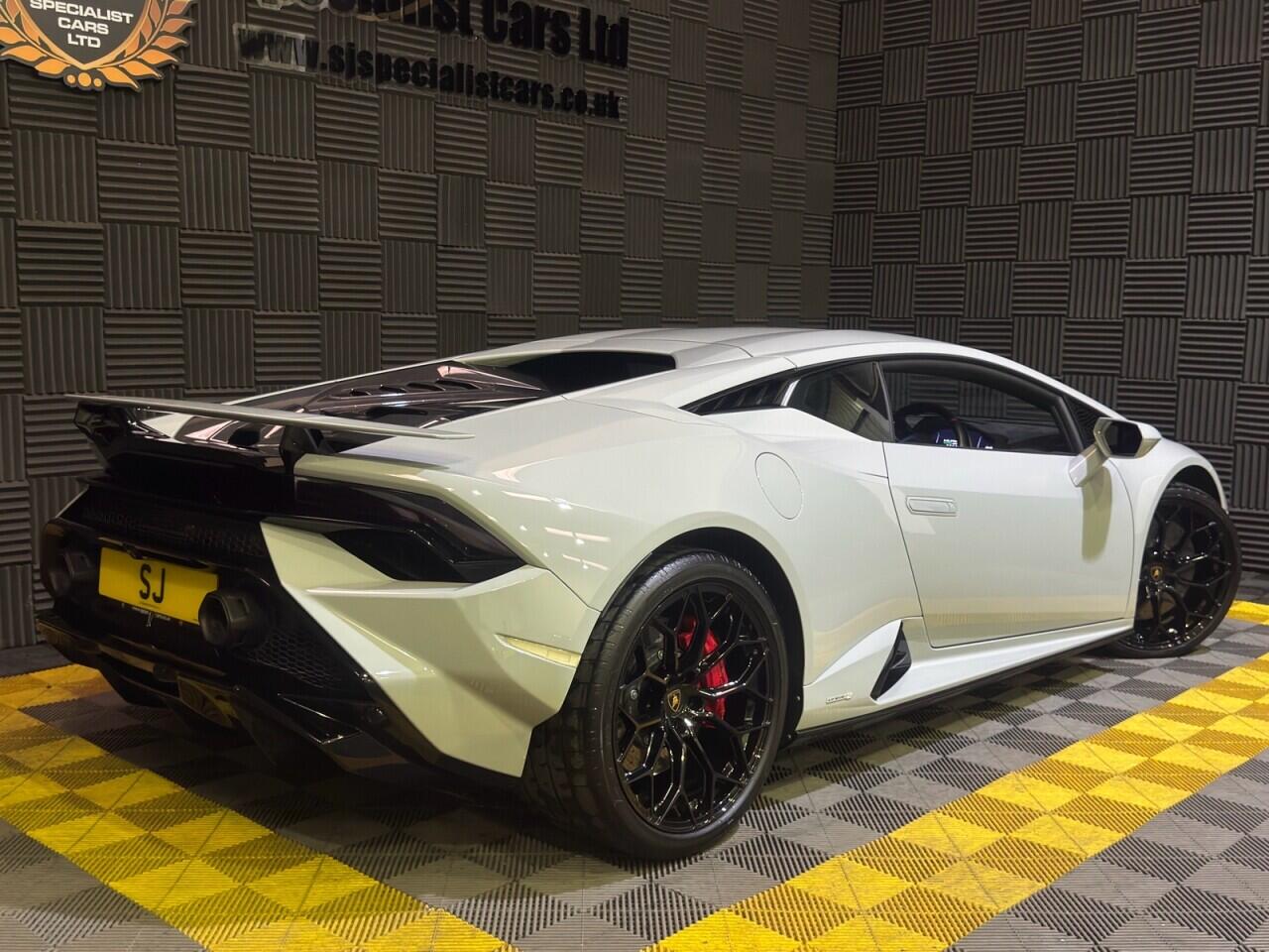 Lamborghini Huracan view 16