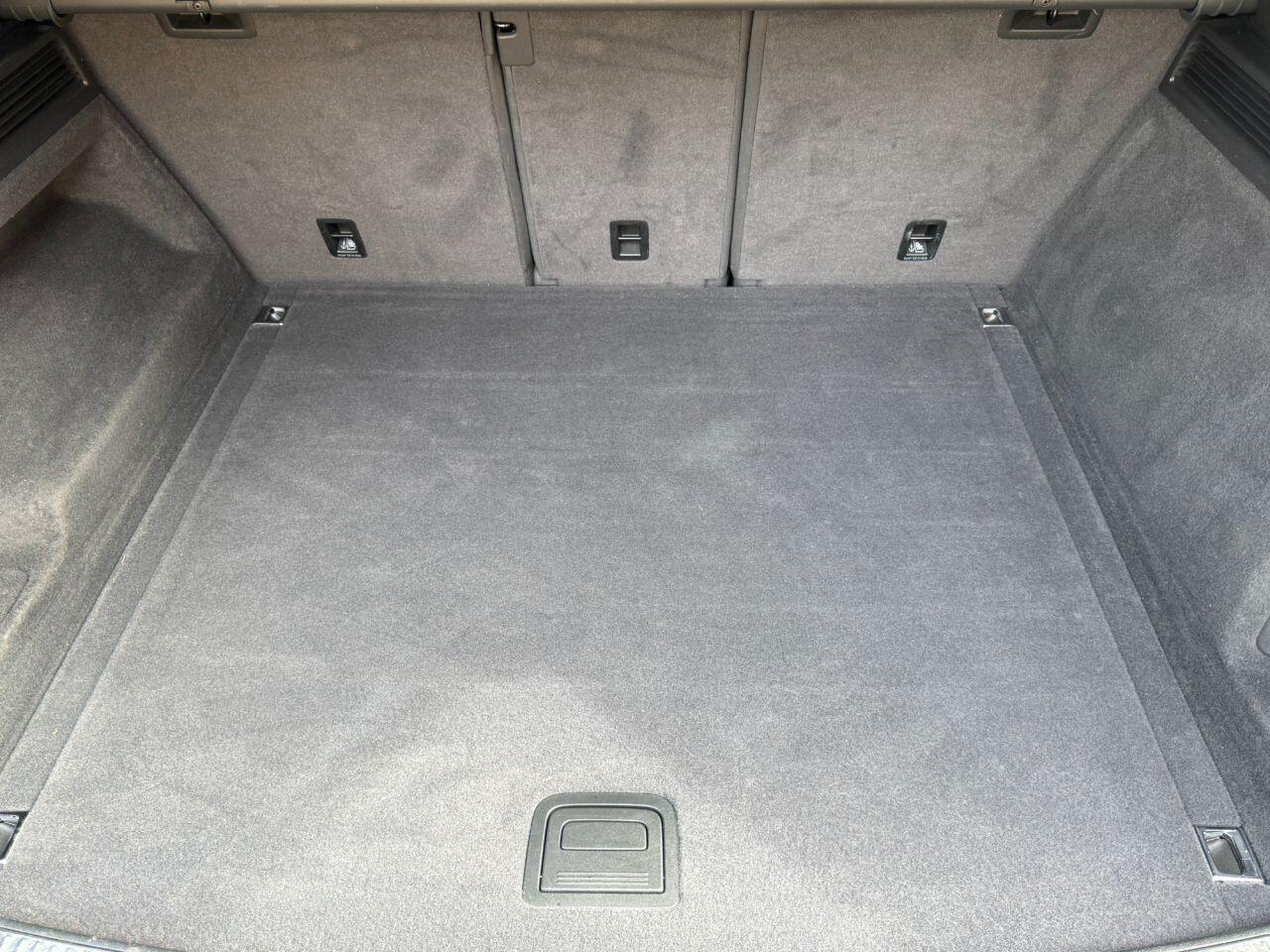 Volkswagen Touareg view 41