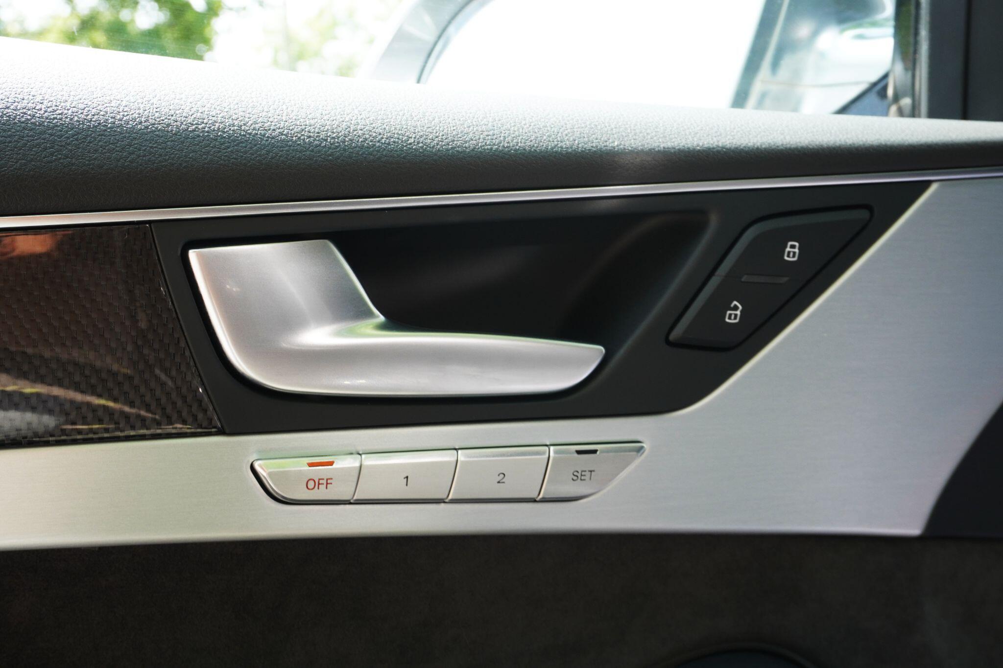 Audi S8 view 57